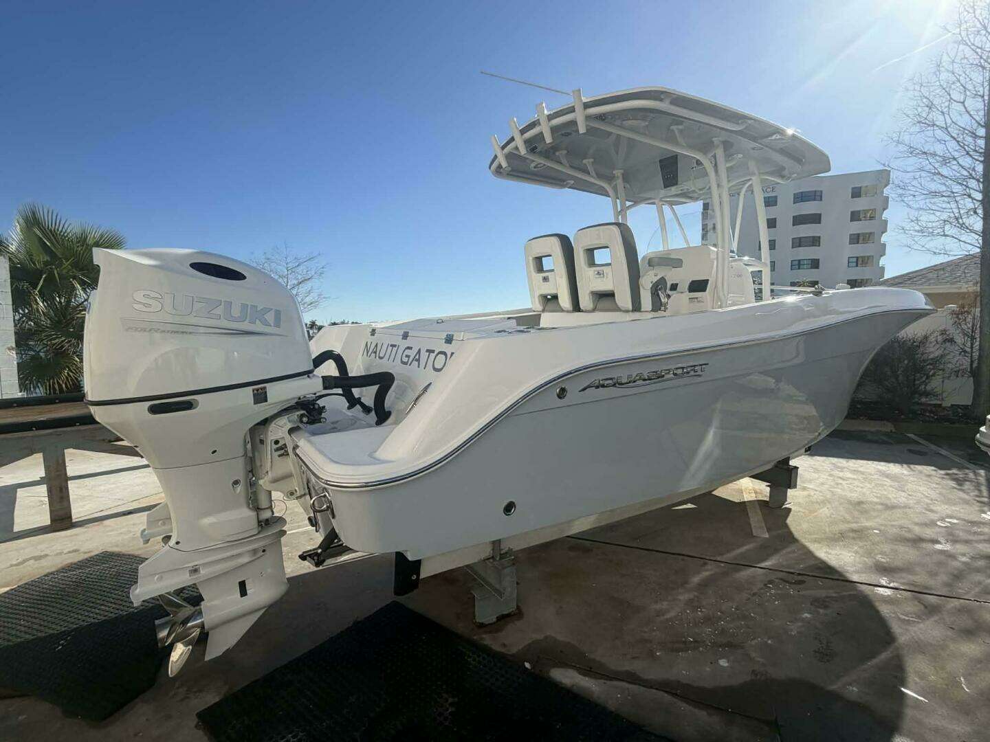 2021 Aquasport 2500 Center Console - Image 3