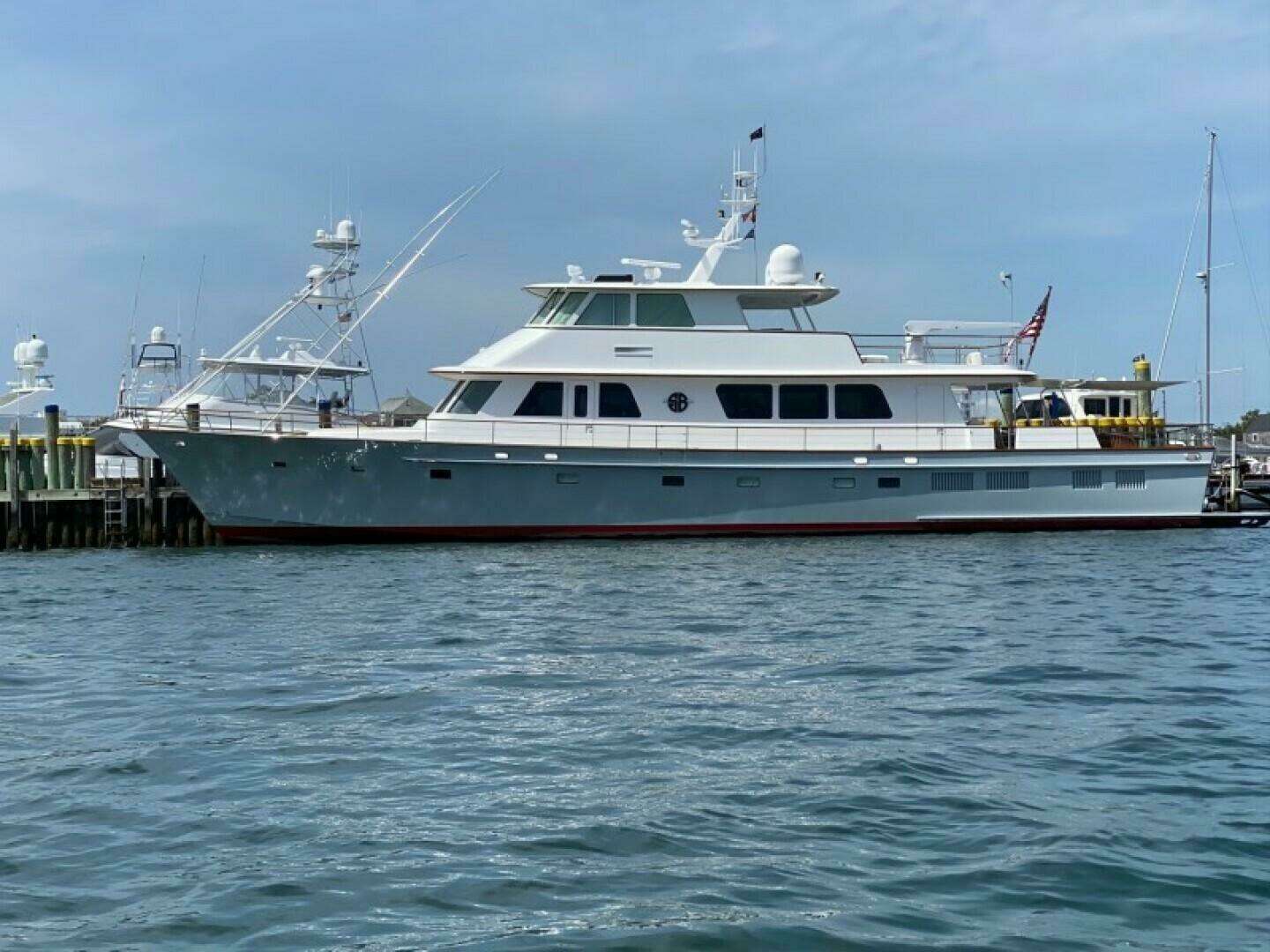 2003 New England Boatworks Enclosed Raised Pilothouse - Image 47