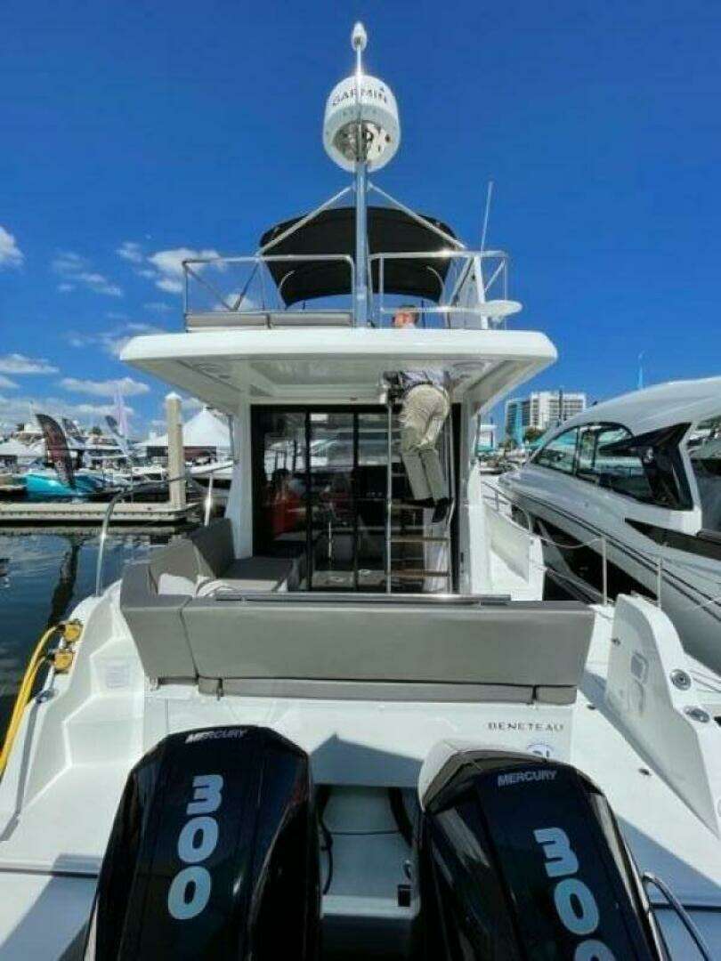 2026 Beneteau Antares 11 Fly - Image 10