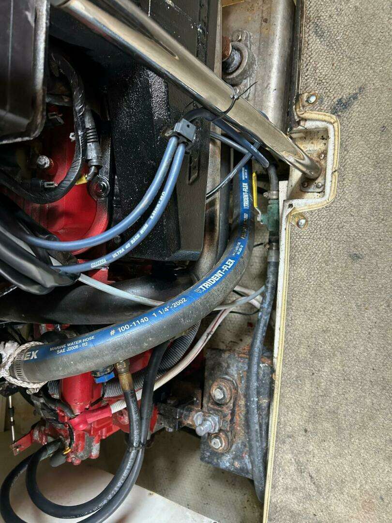 2003 Carver 360 Sport Sedan - Image 30
