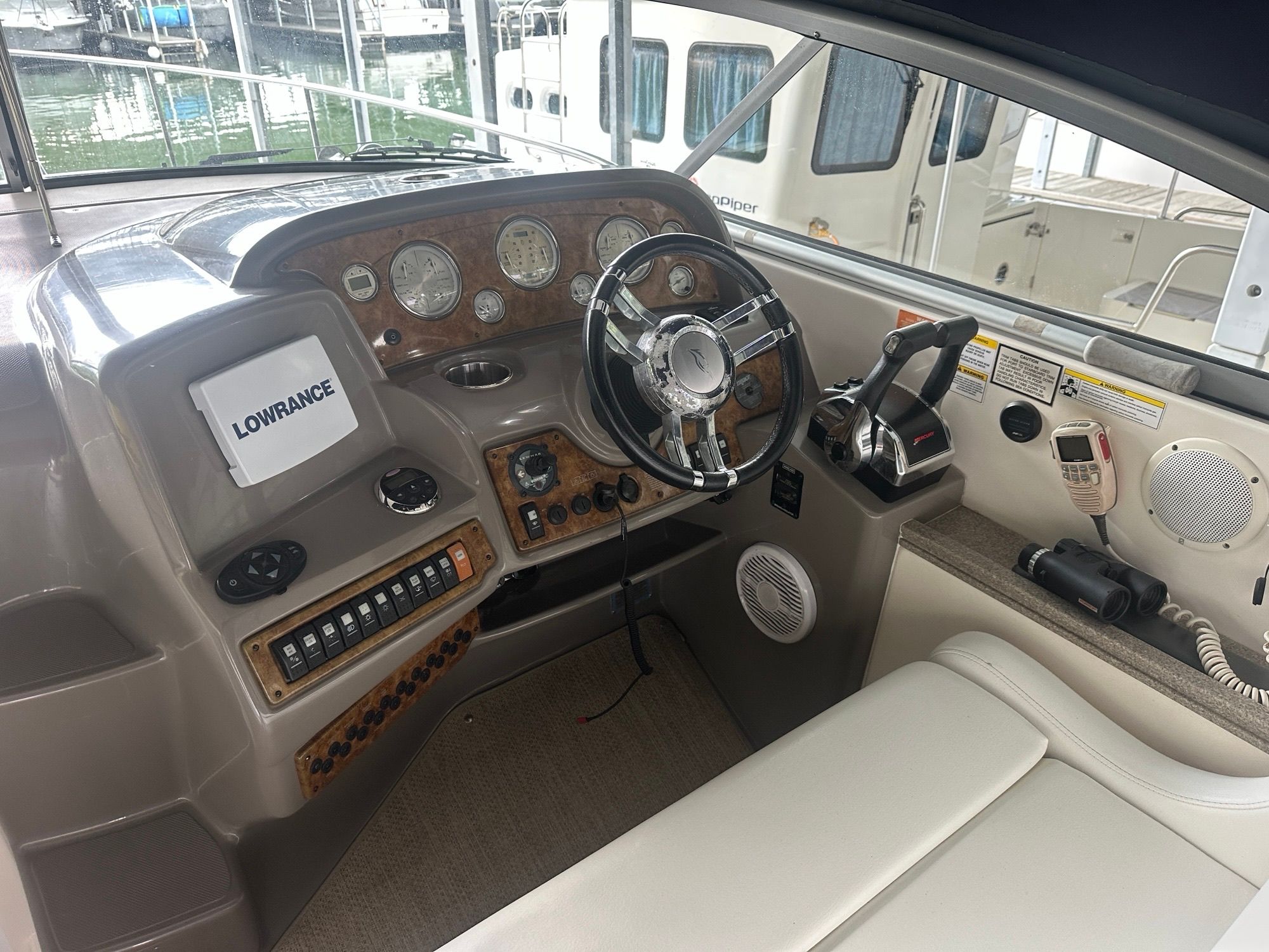 2008 Rinker 330 Express Cruiser - 18