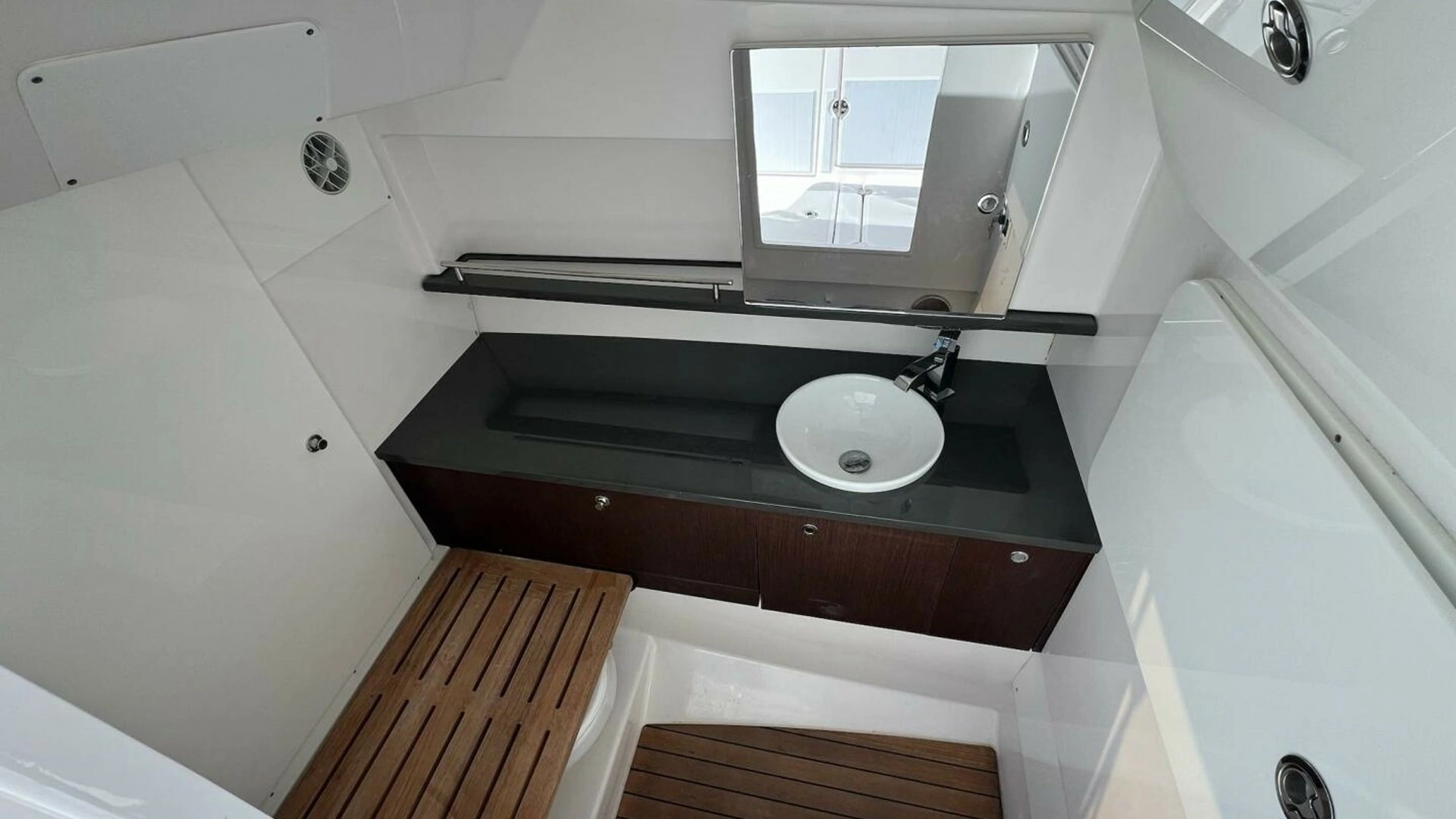 2019 Everglades 340 Dual Console - Image 6