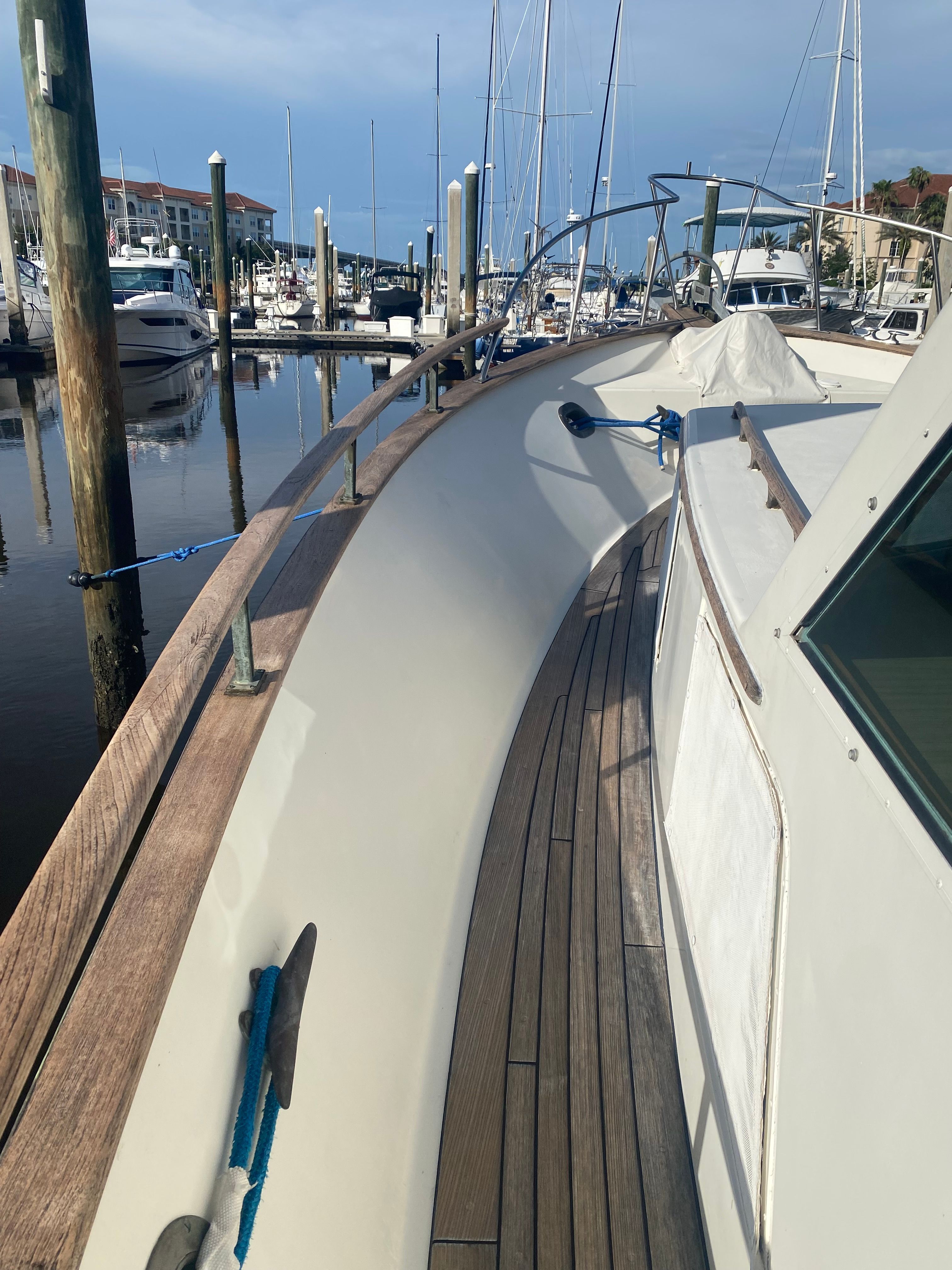 1983 Island Gypsy 44 Flush Deck - 18