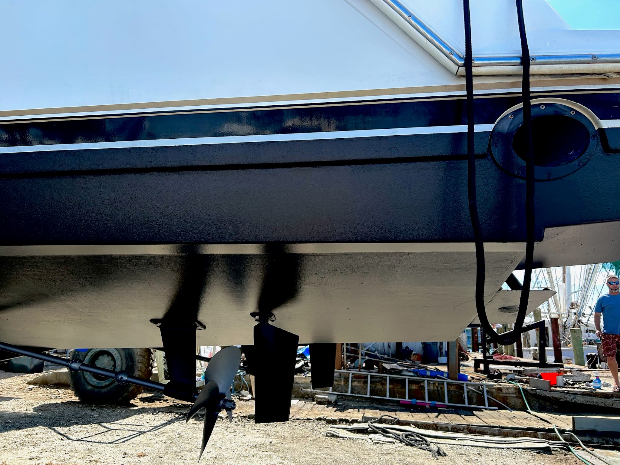 2000 Carver 356 Aft Cabin Yacht on dry dock.