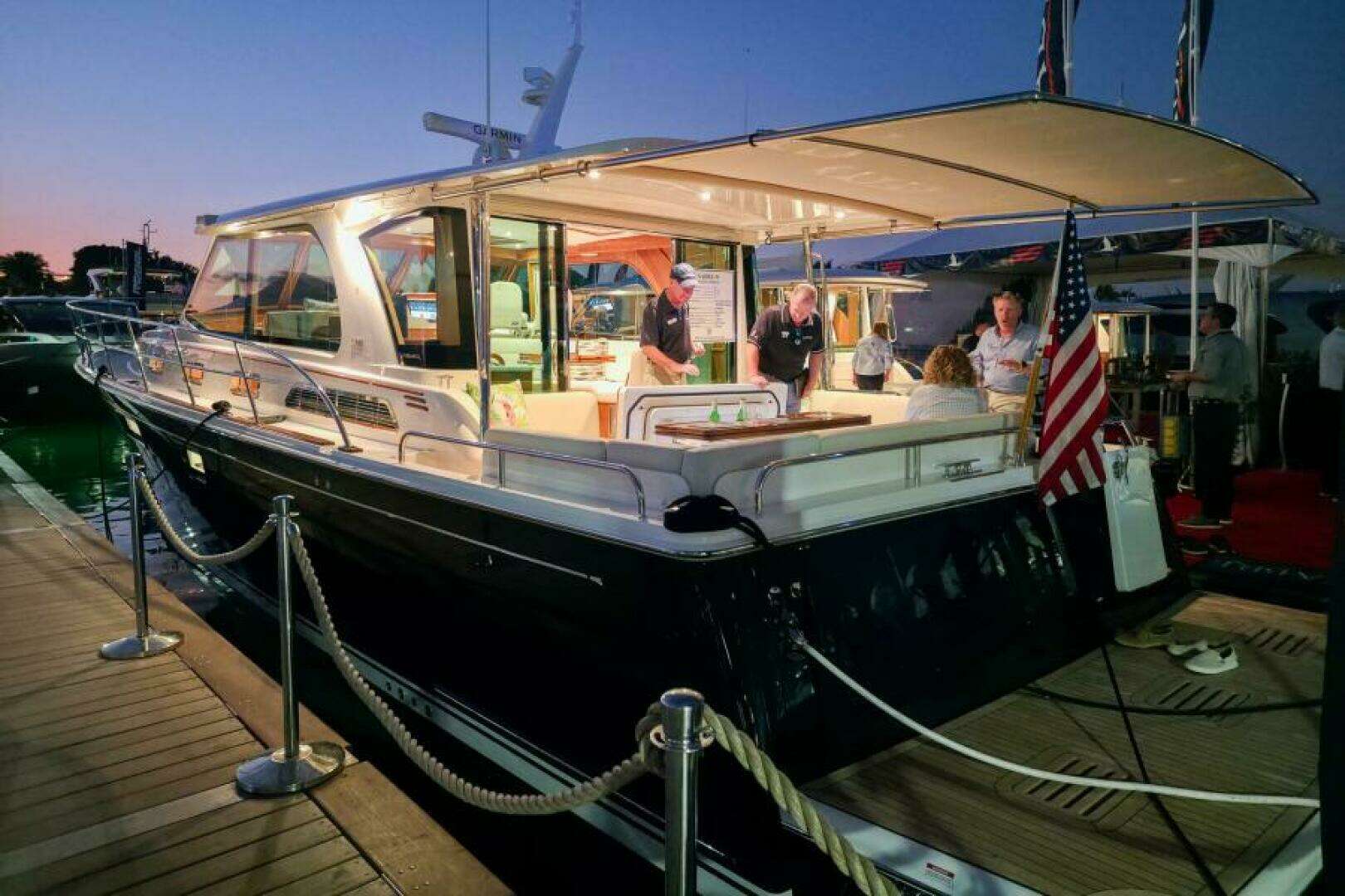 2027 Sabre 51 Salon Express - Image 5
