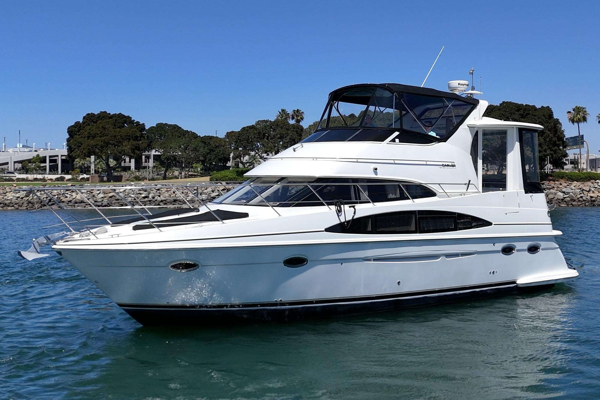 2002 Carver 396 Motor Yacht