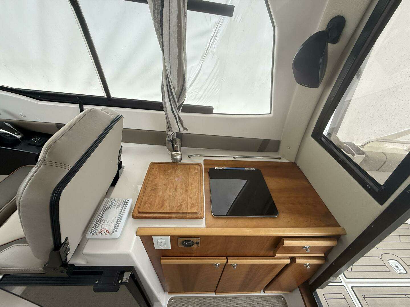 2022 Cutwater C-24 - Image 32
