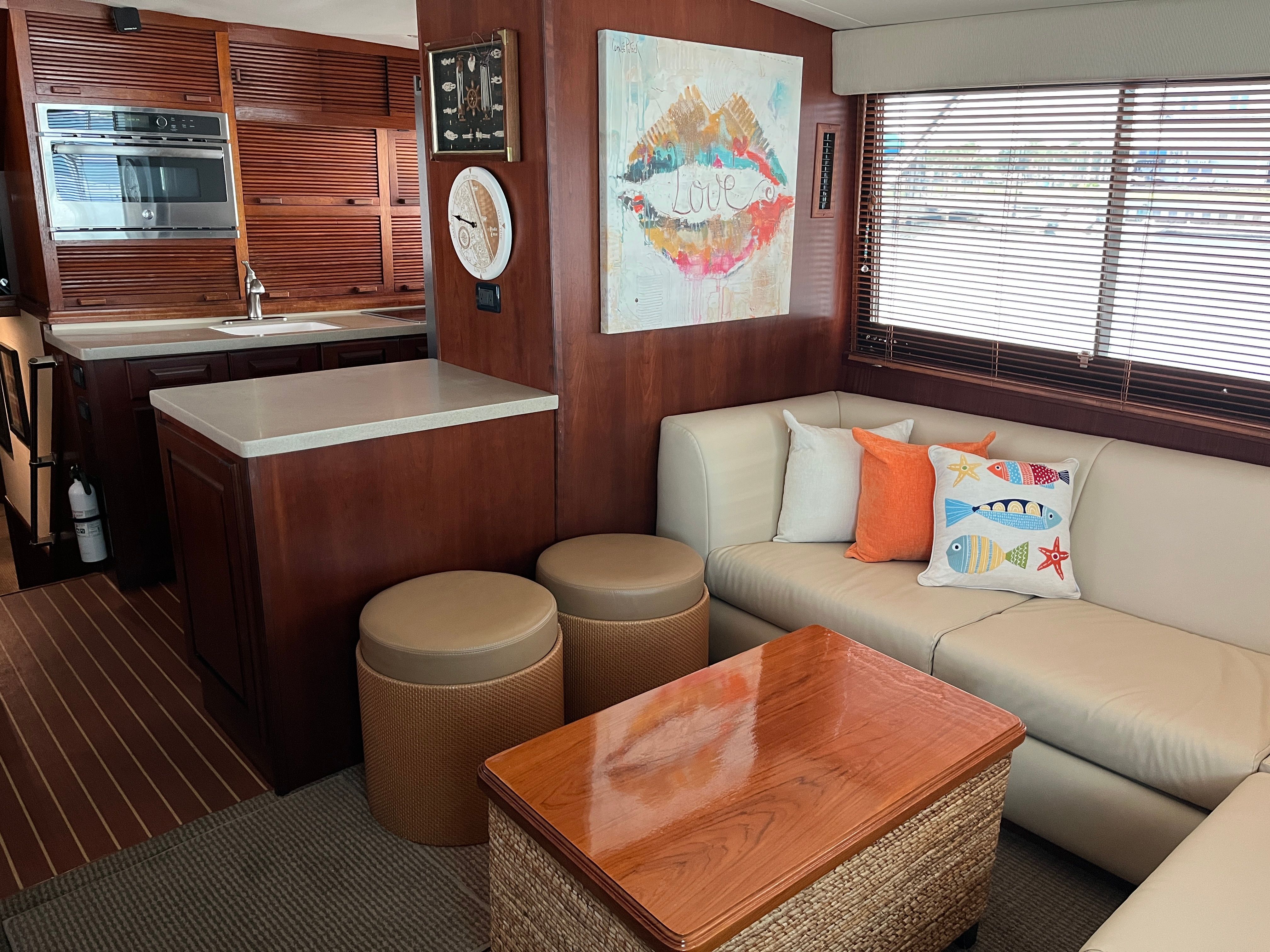 1980 Hatteras 55 Convertable - 16