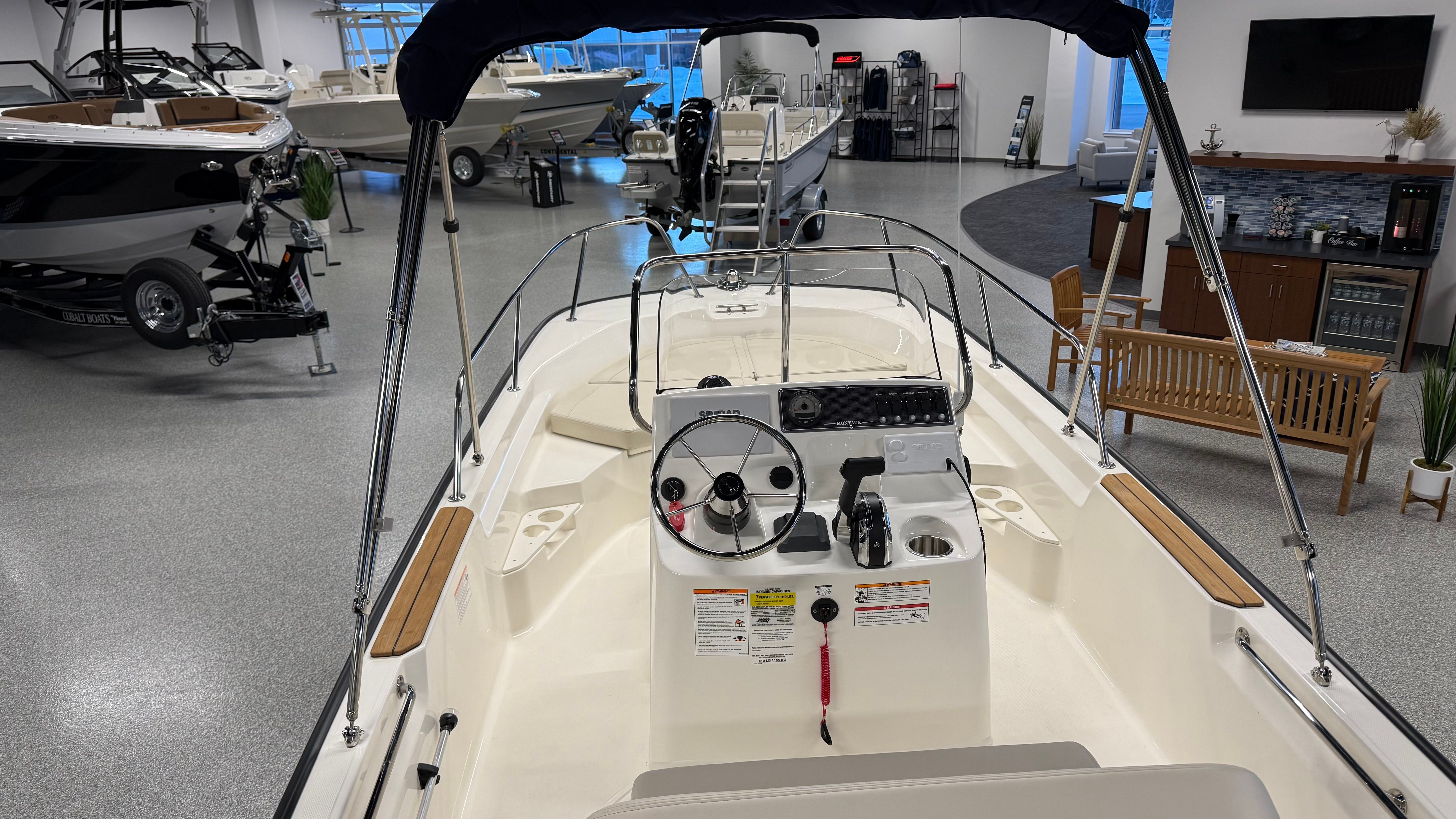 2026 Boston Whaler 170 Montauk - 4