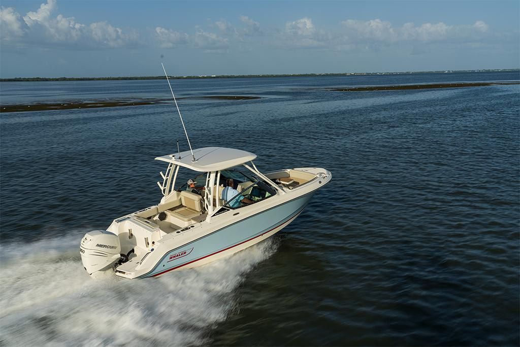 2023-Boston-Whaler-240-Vantage-MarineMax