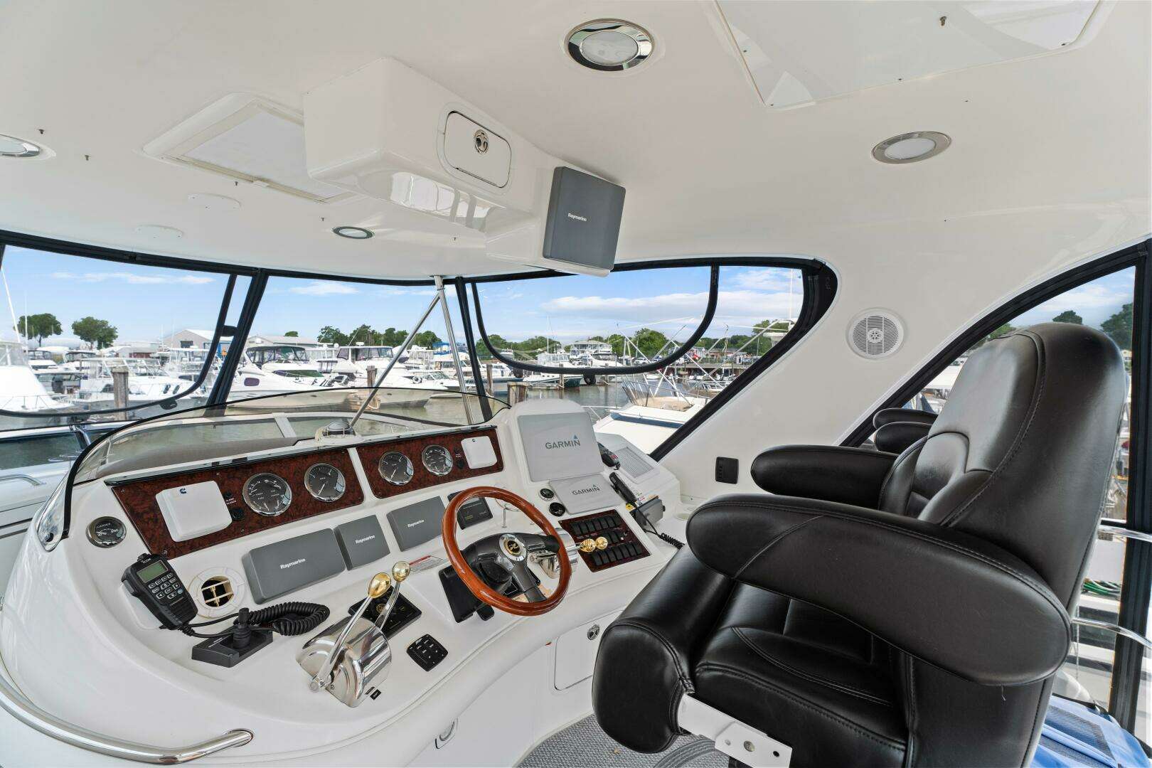 2003 Sea Ray 480 Sedan Bridge - Image 33