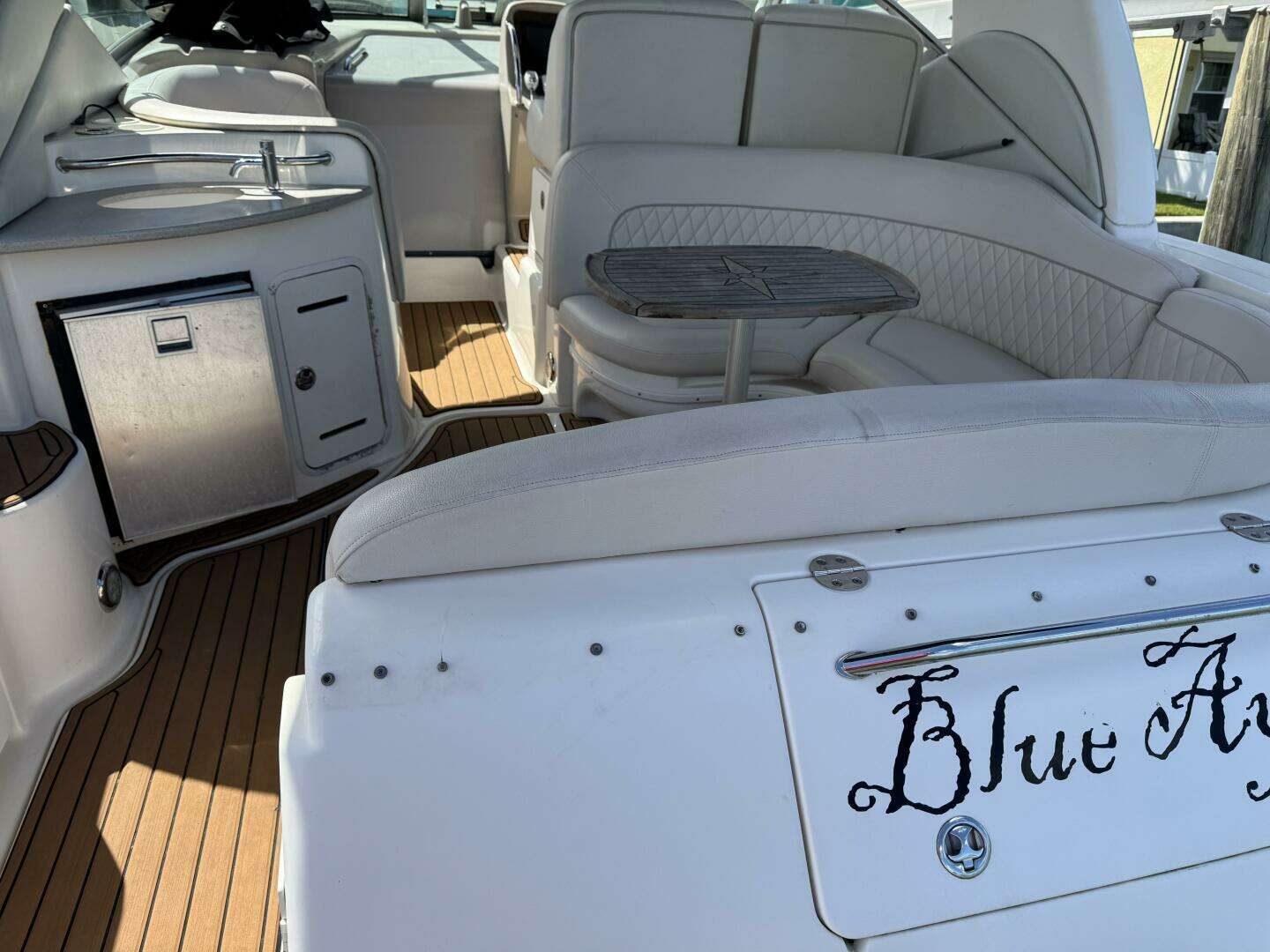 2002 Sea Ray 320 Sundancer - Image 15