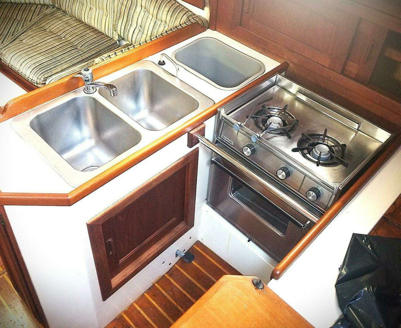 1983 Pacific Seacraft 37 - Image 4