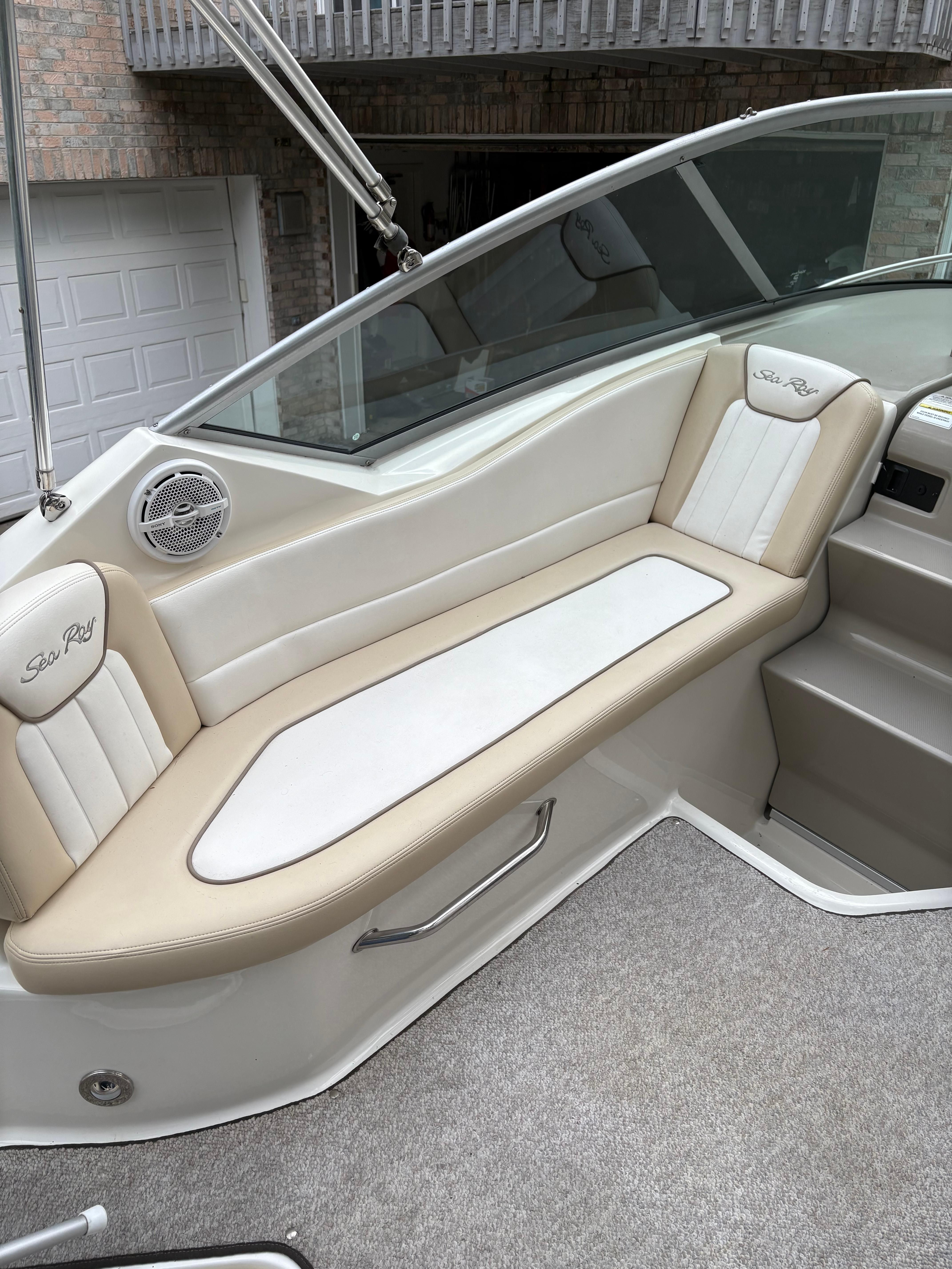 2013 Sea Ray 240 Sundancer - 5