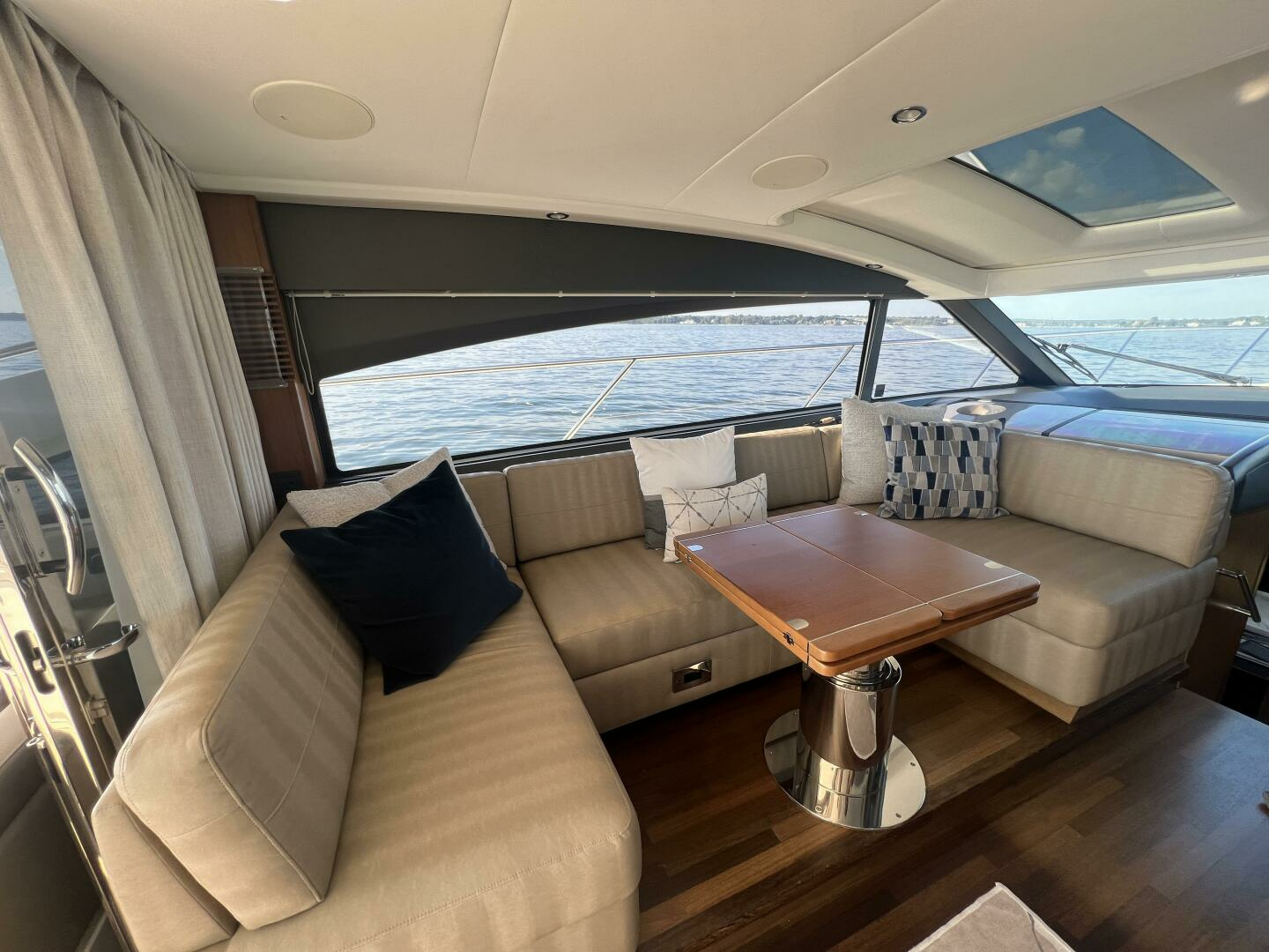 2015 Princess V52 - Image 9