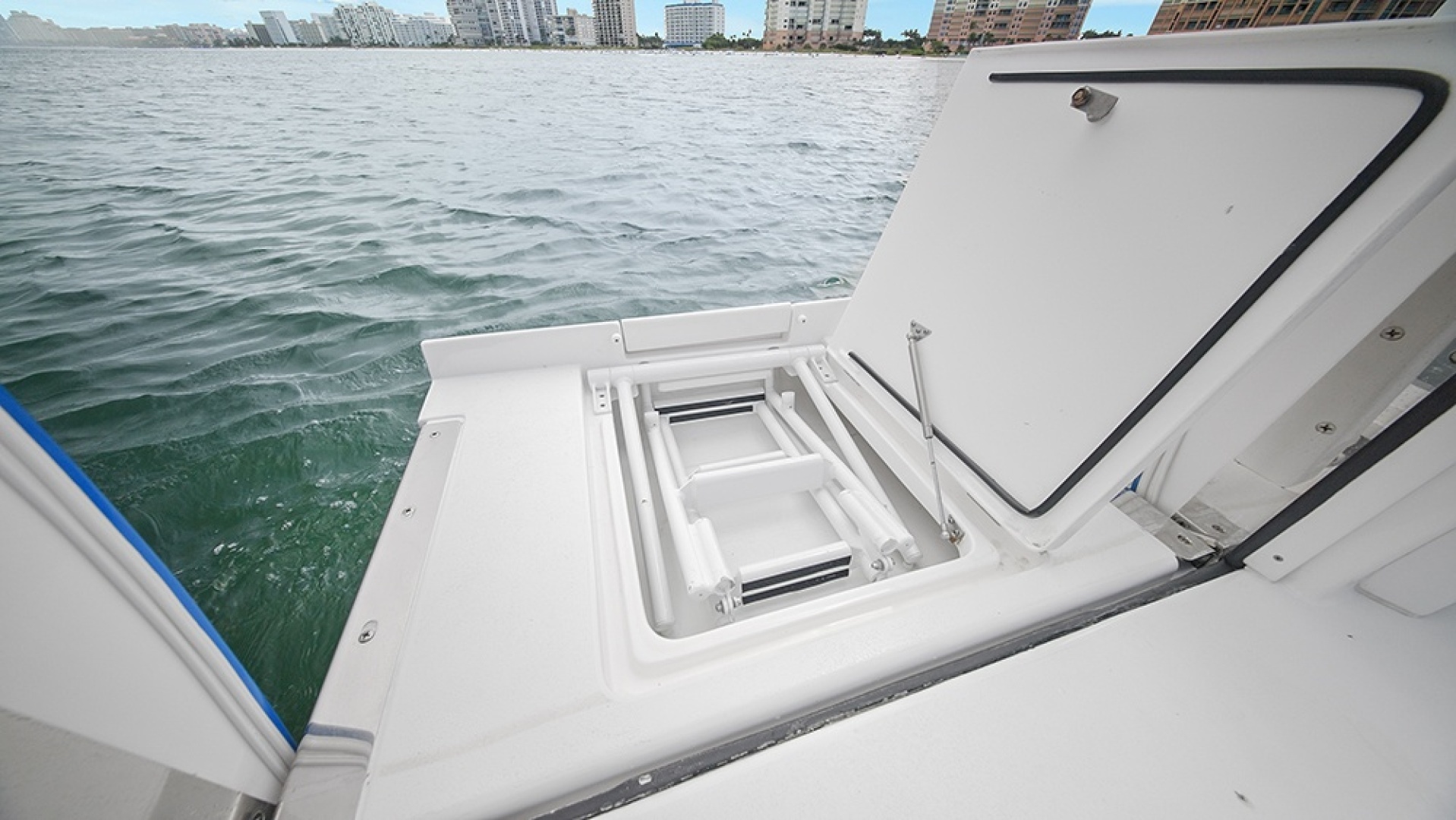 2022 Intrepid 427 Nomad FE - Image 15