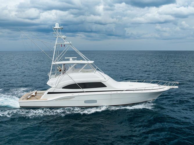 2014 Bertram 700