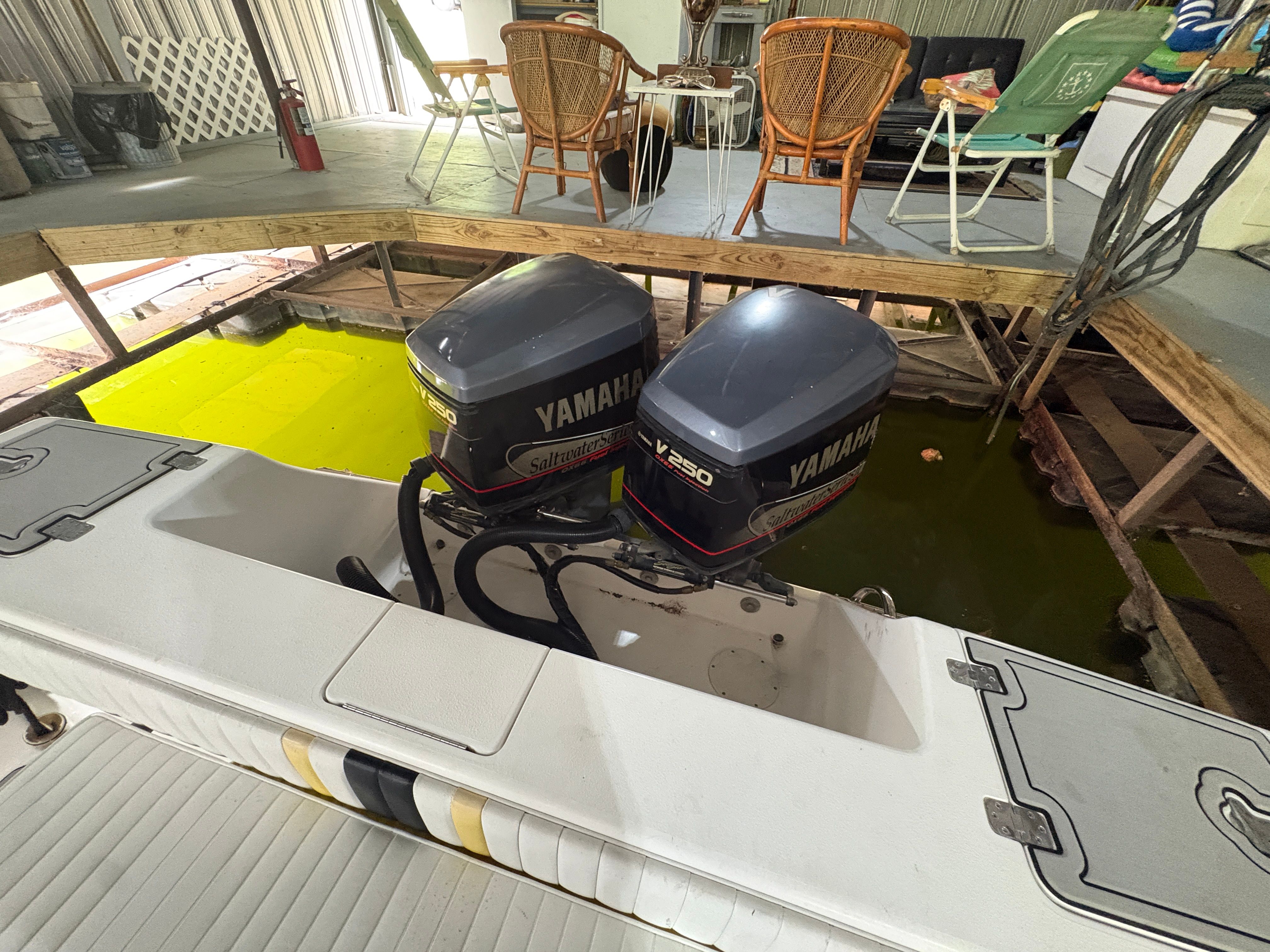 2002 Intrepid 322 Cuddy Center Console - 51