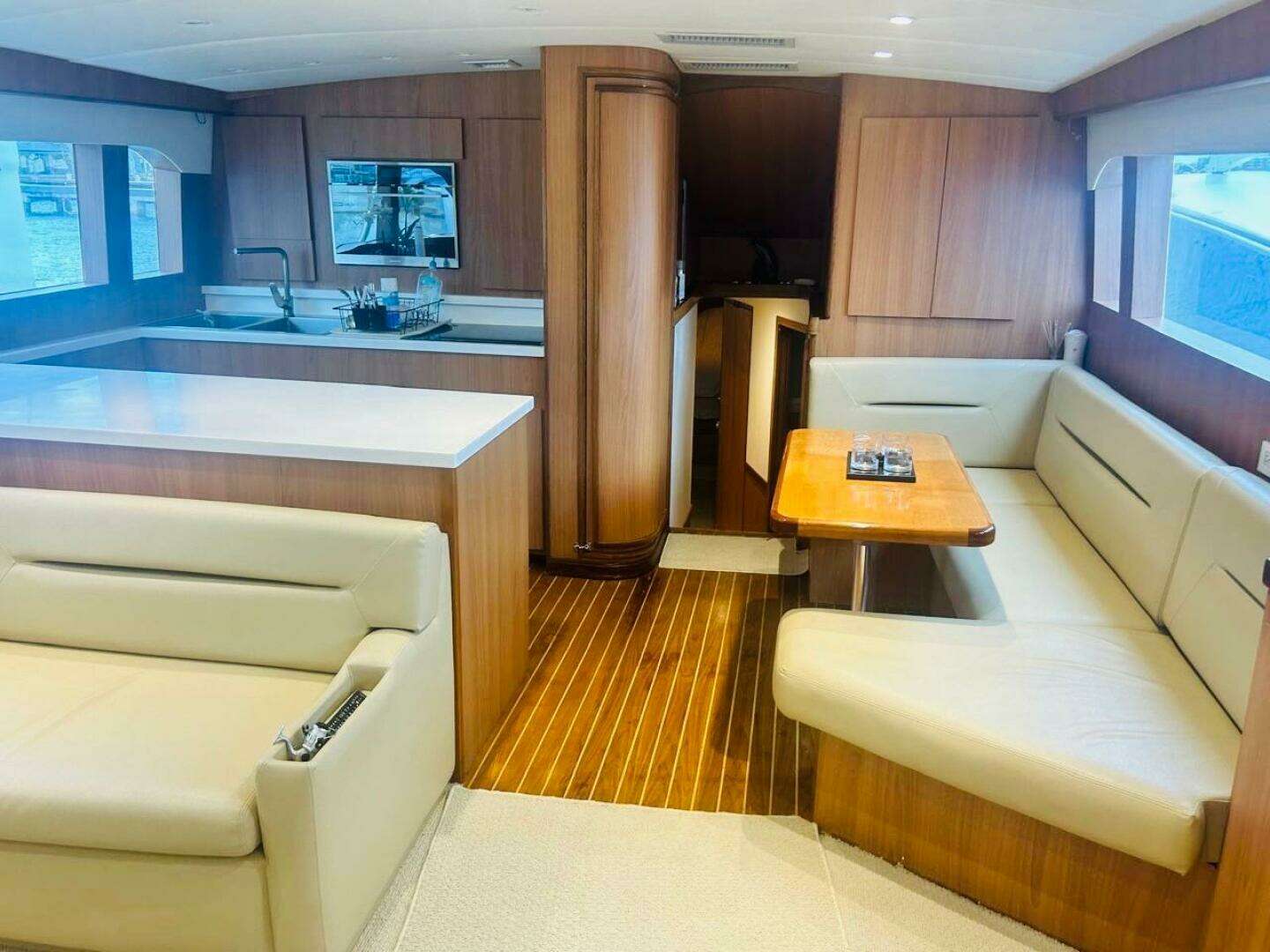 1988 Bertram 54' - Image 24
