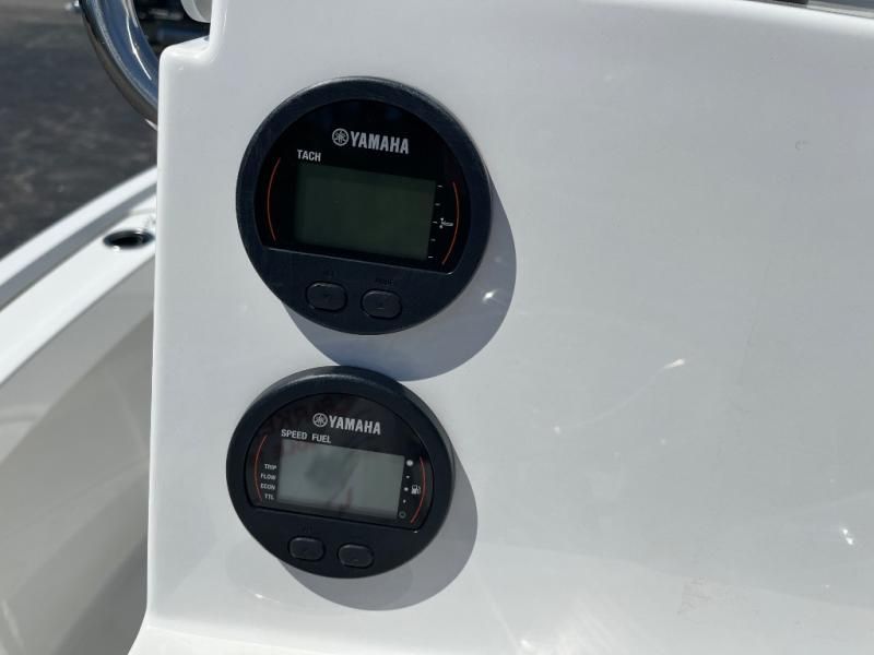 2025 Parker 18SE Center Console - 12