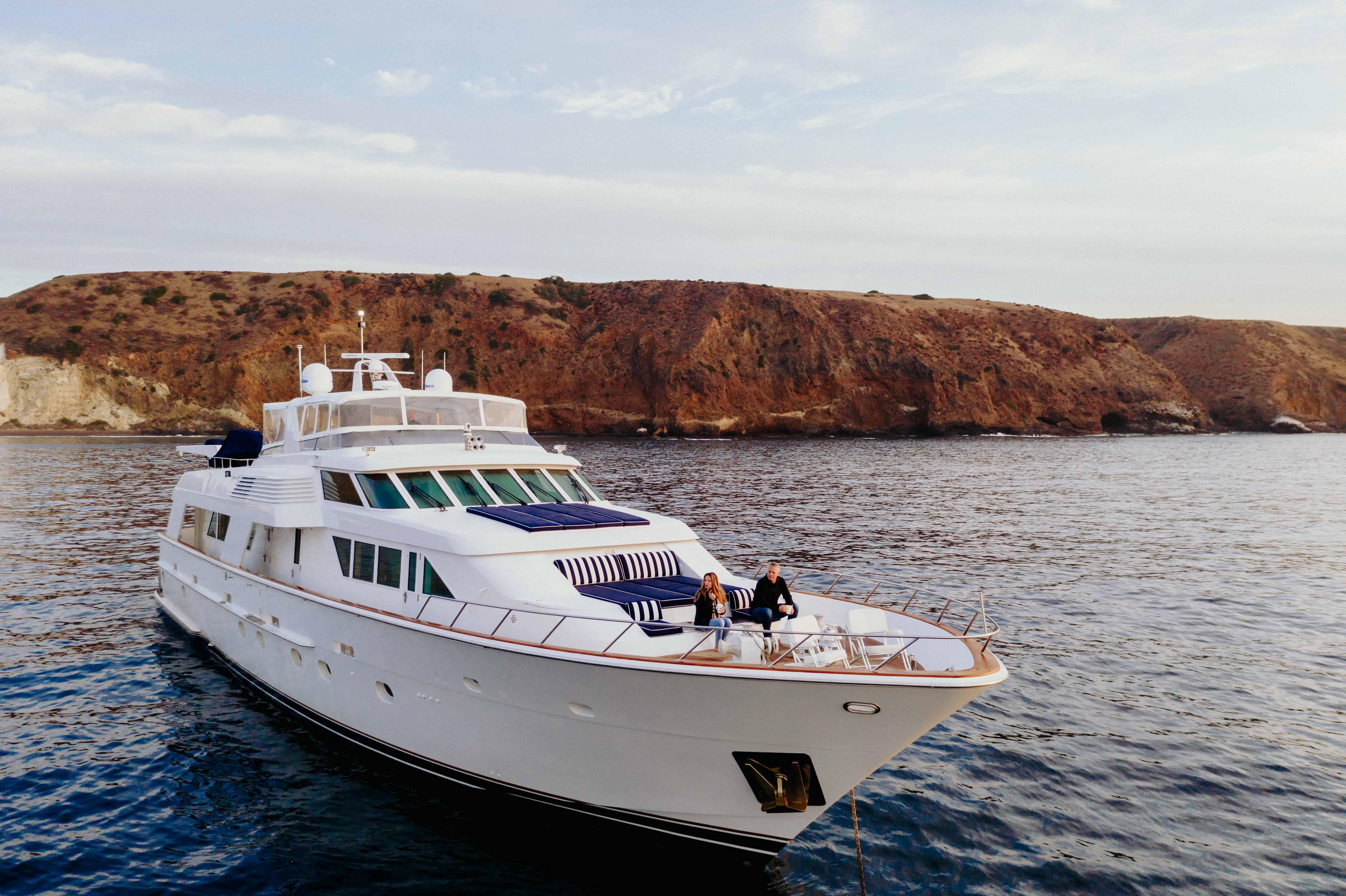 1991 Hatteras 105 Raised Pilothouse