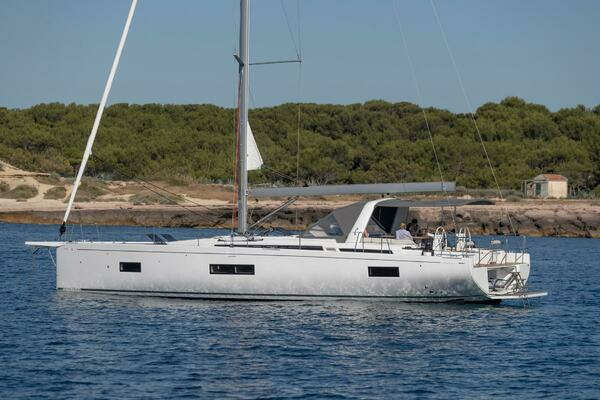 2026 Beneteau Oceanis Yacht 54