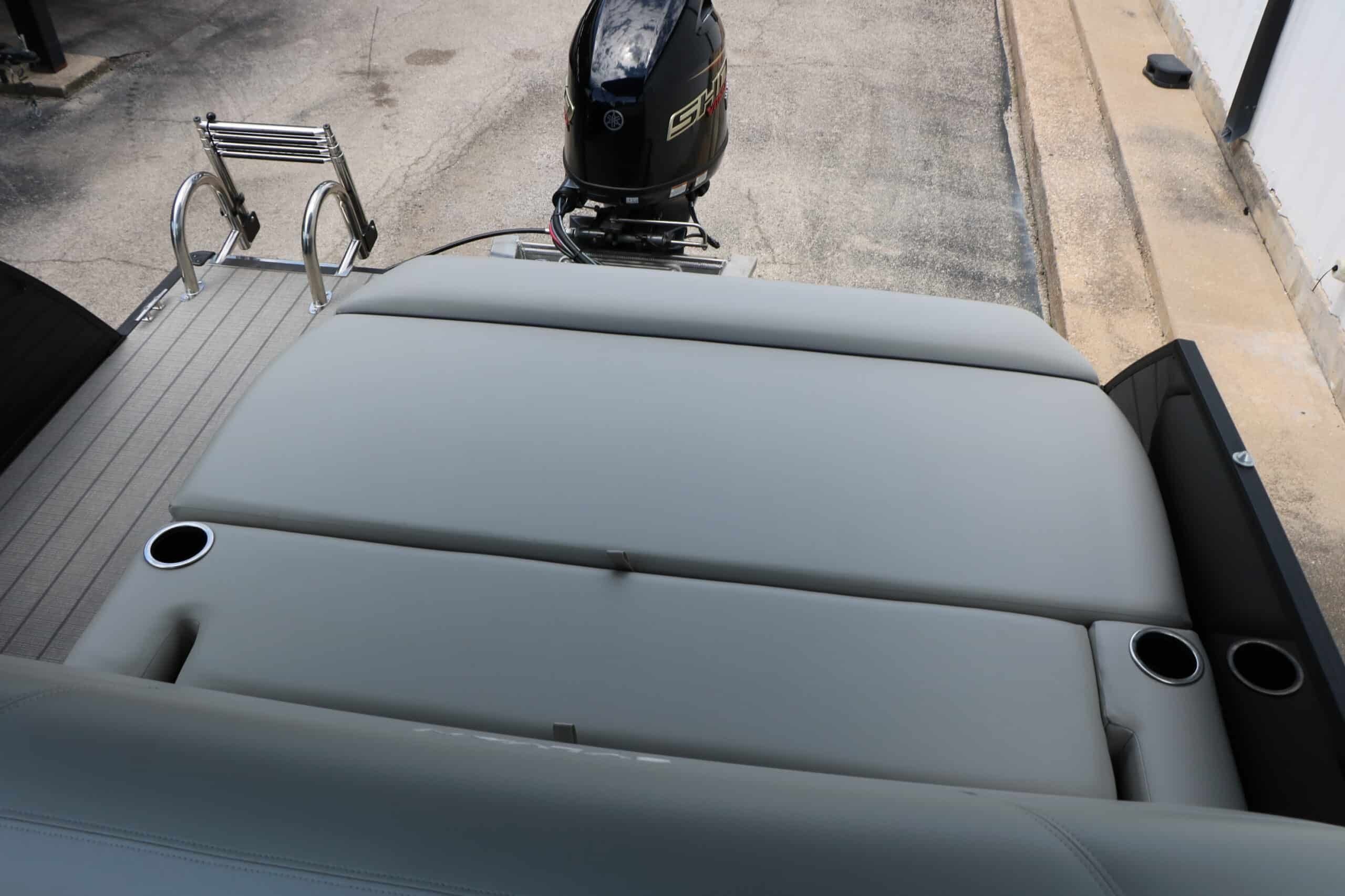 2026 Sylvan Mirage 820 CLZ DH Premium Pontoon Includes Custom Trailer - 33