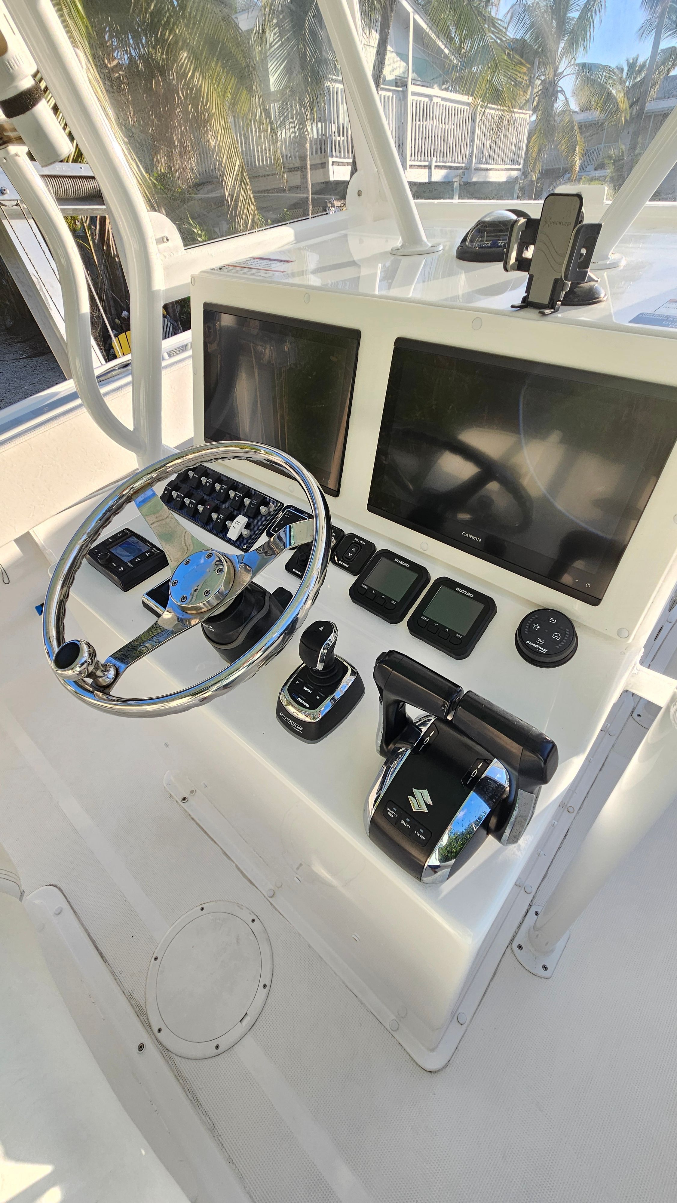 2022 Dusky 33XF - 20