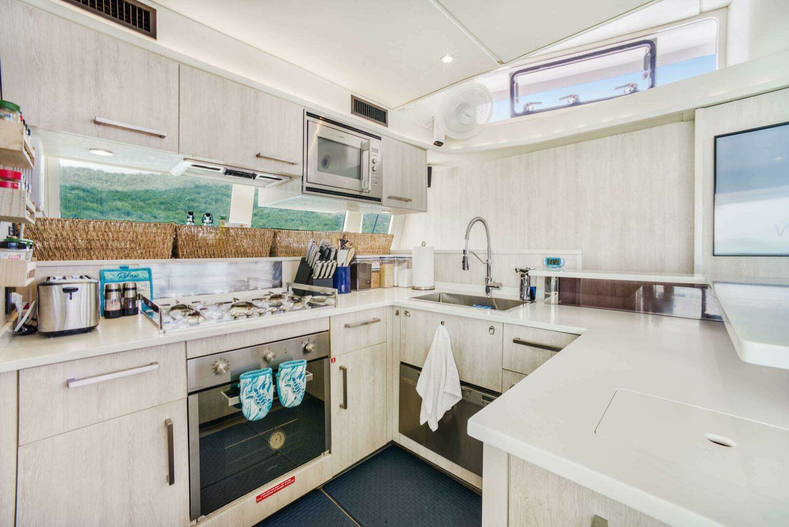 2016 Leopard 58 Catamaran - Image 51