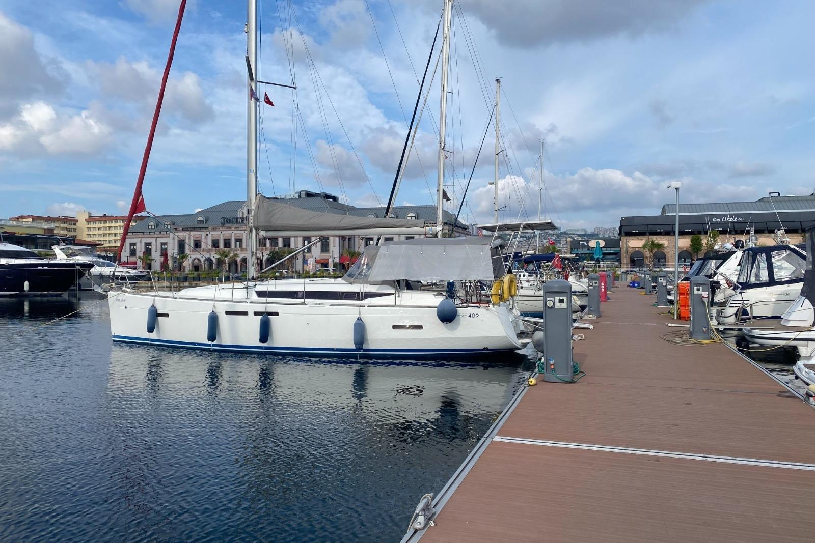 2011 Jeanneau Sun Odyssey 409