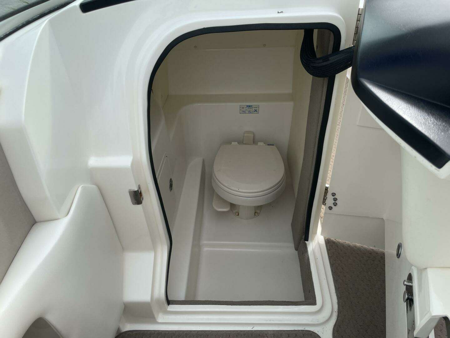 2008 Sea Ray 270 SLX - Image 18
