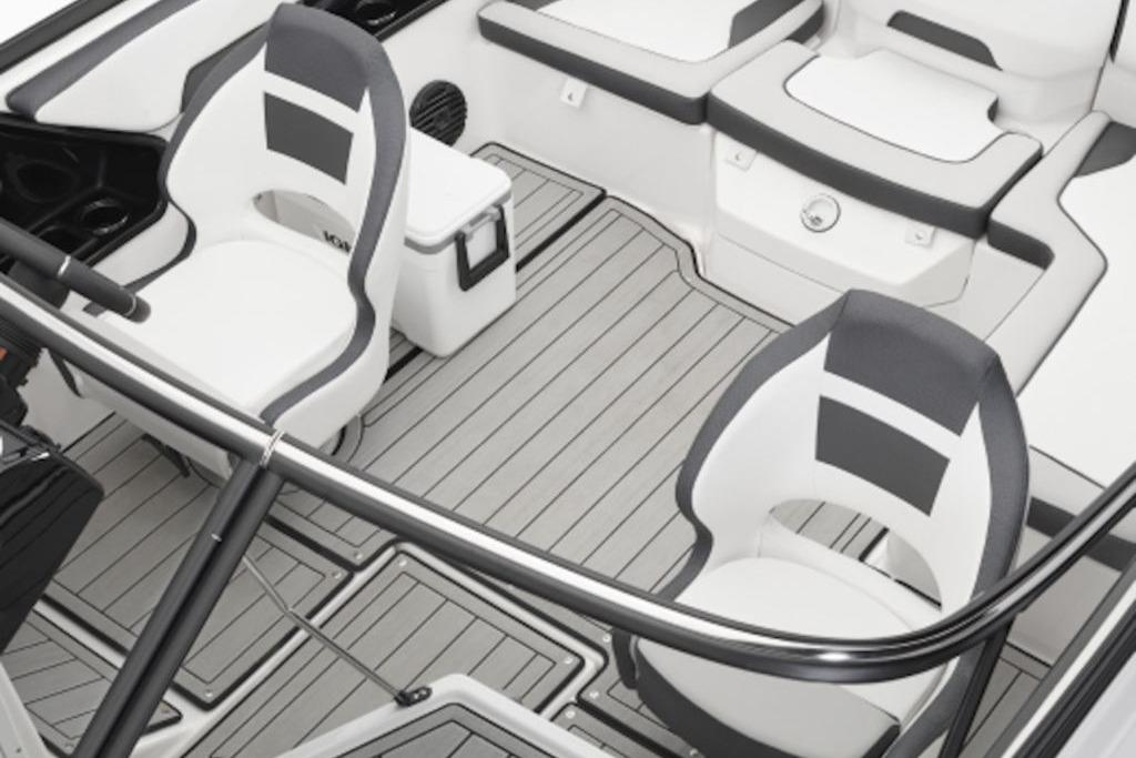 2026 Yamaha Boats 195S interior with sleek seating and modern design.