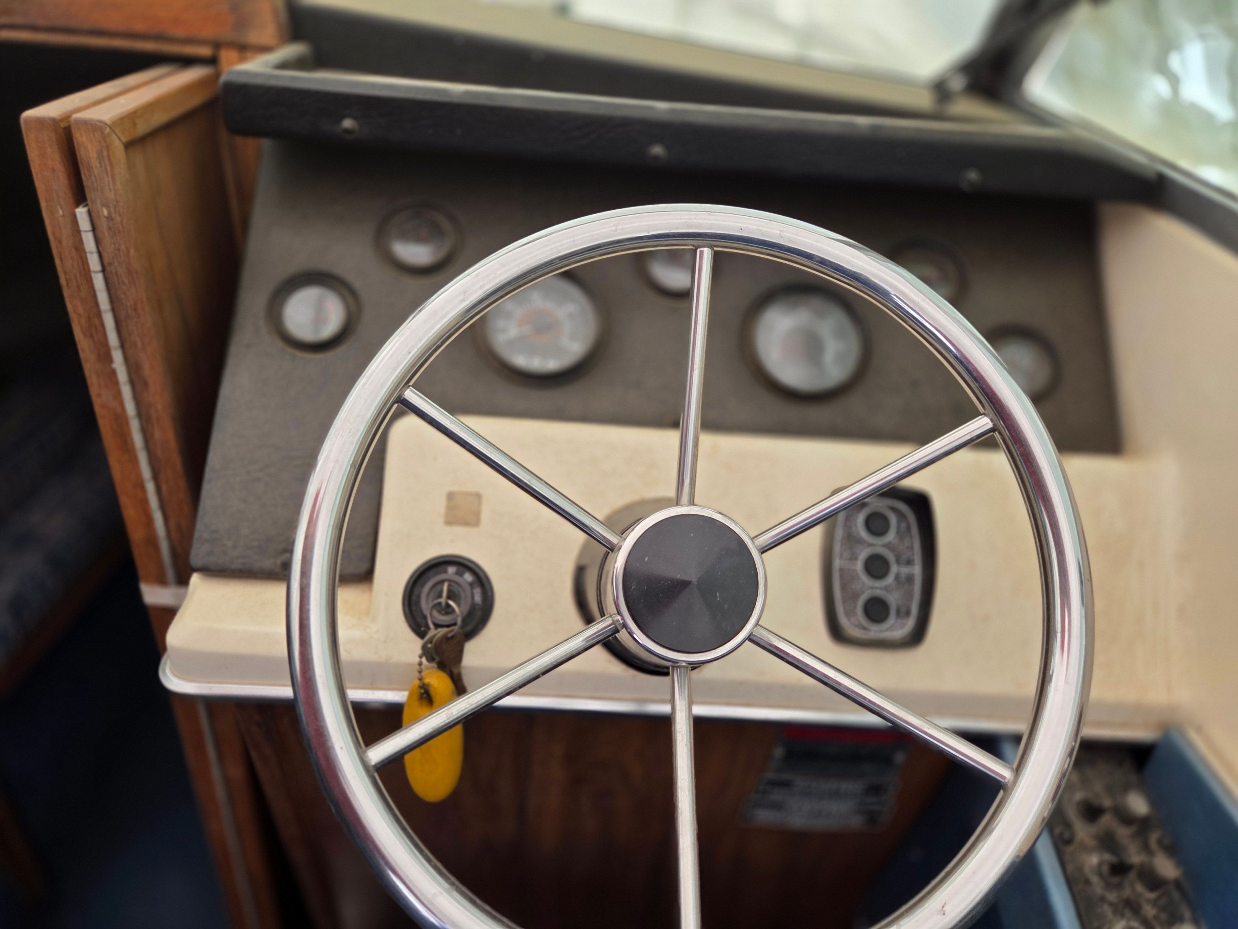 1978 Sea Ray Cuddy Cabin - 9