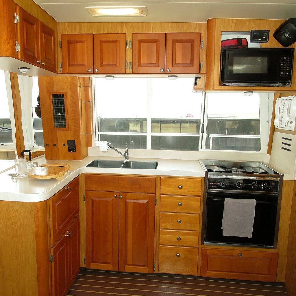 2005 Mainship 400 Trawler - 44