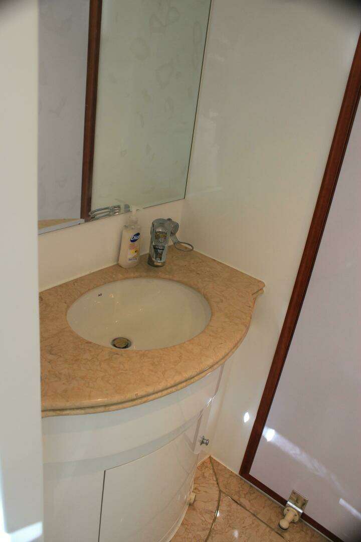 2004 Horizon P70 - Image 29