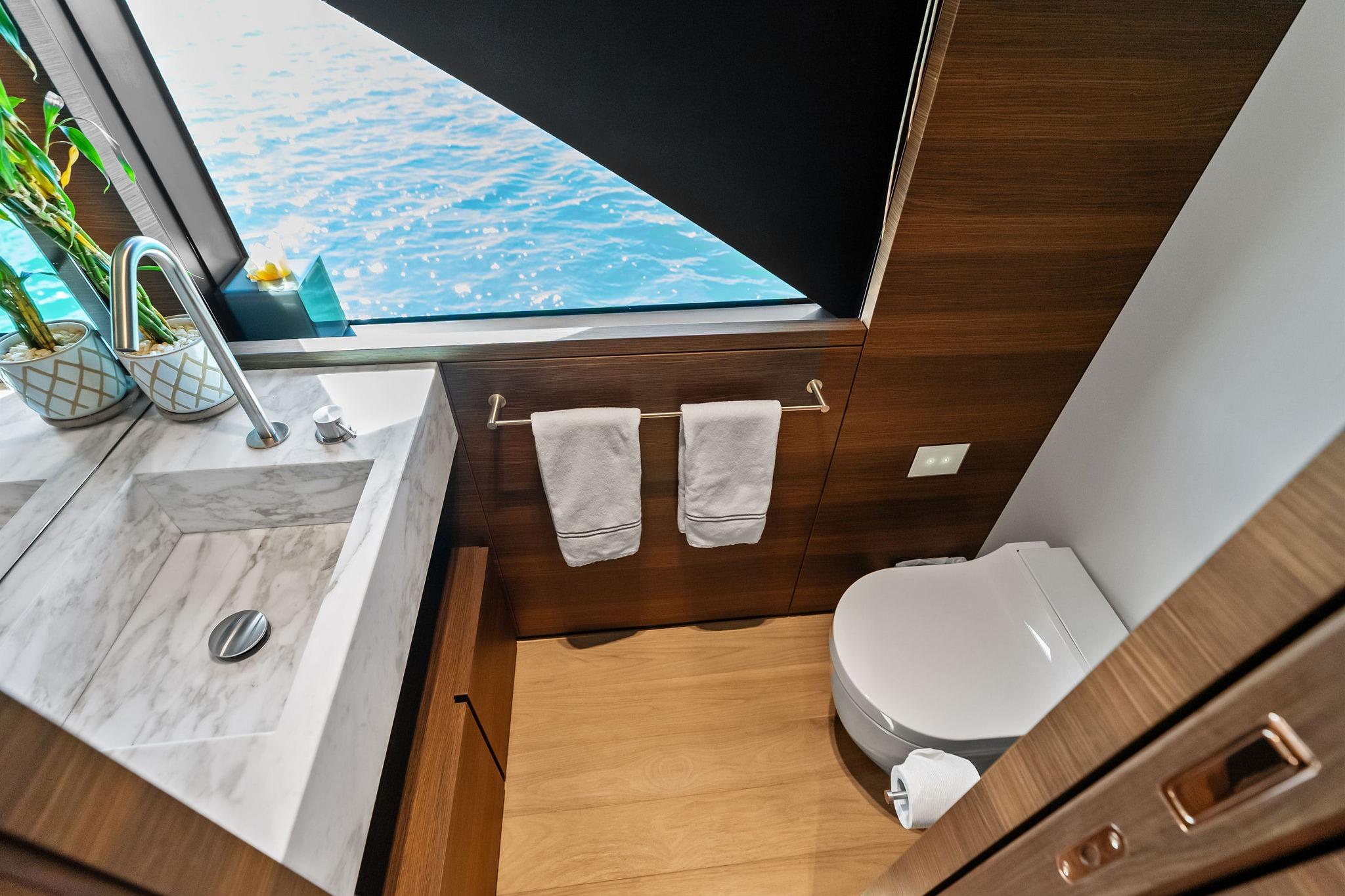 2023 Custom Line Navetta 33 - 86
