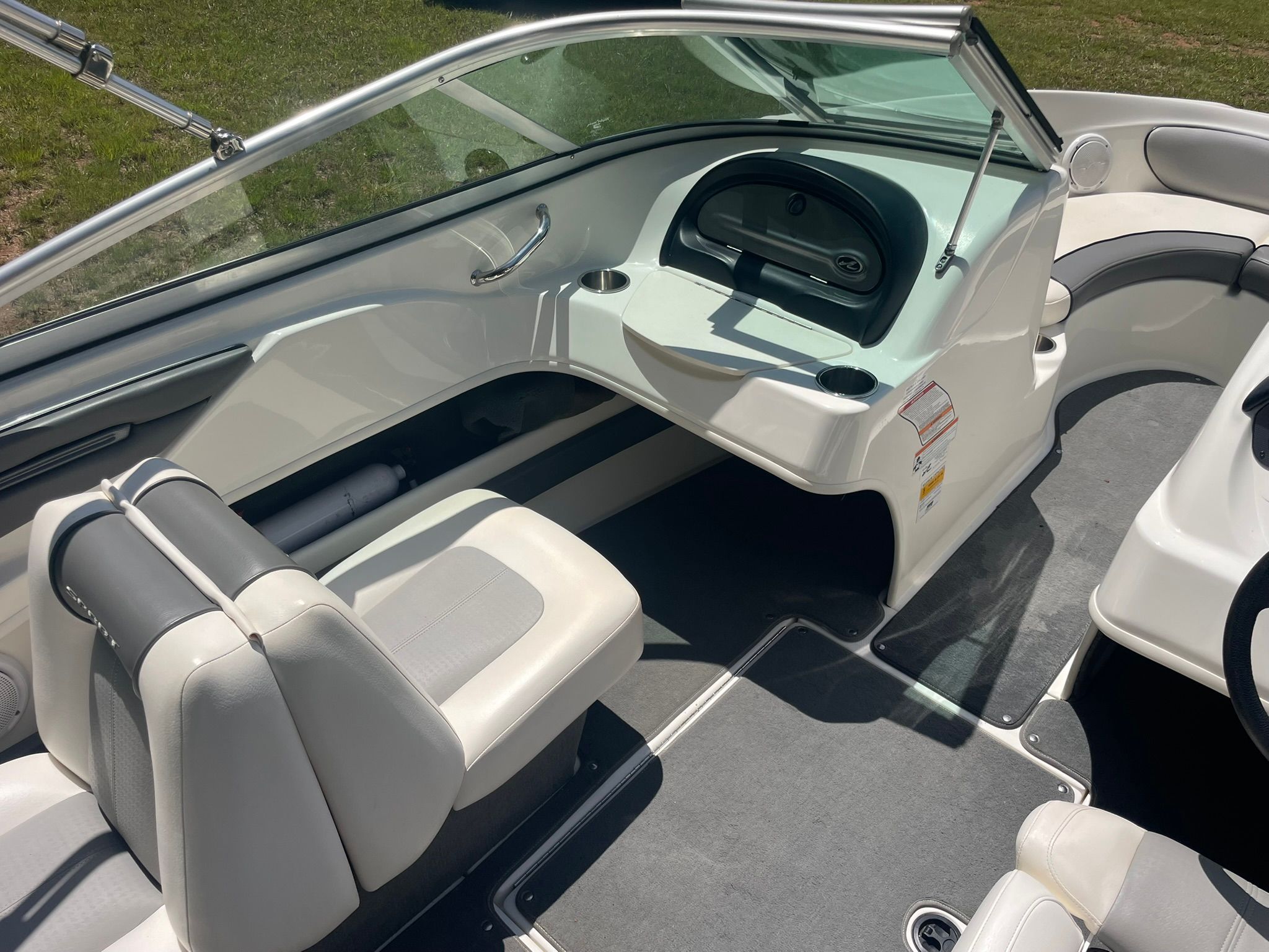 2011 Sea Ray 205 Sport - 14