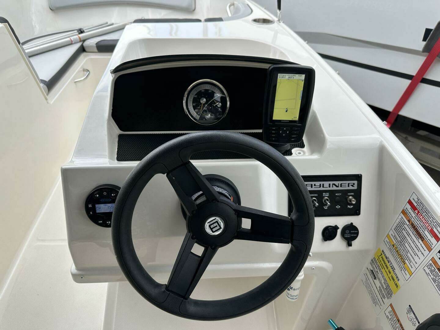 2023 Bayliner M17 - Image 14