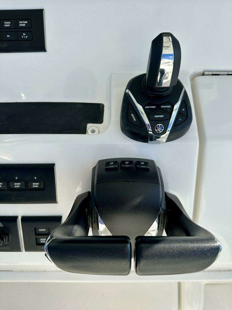 2021 Regulator 34SS - Image 12
