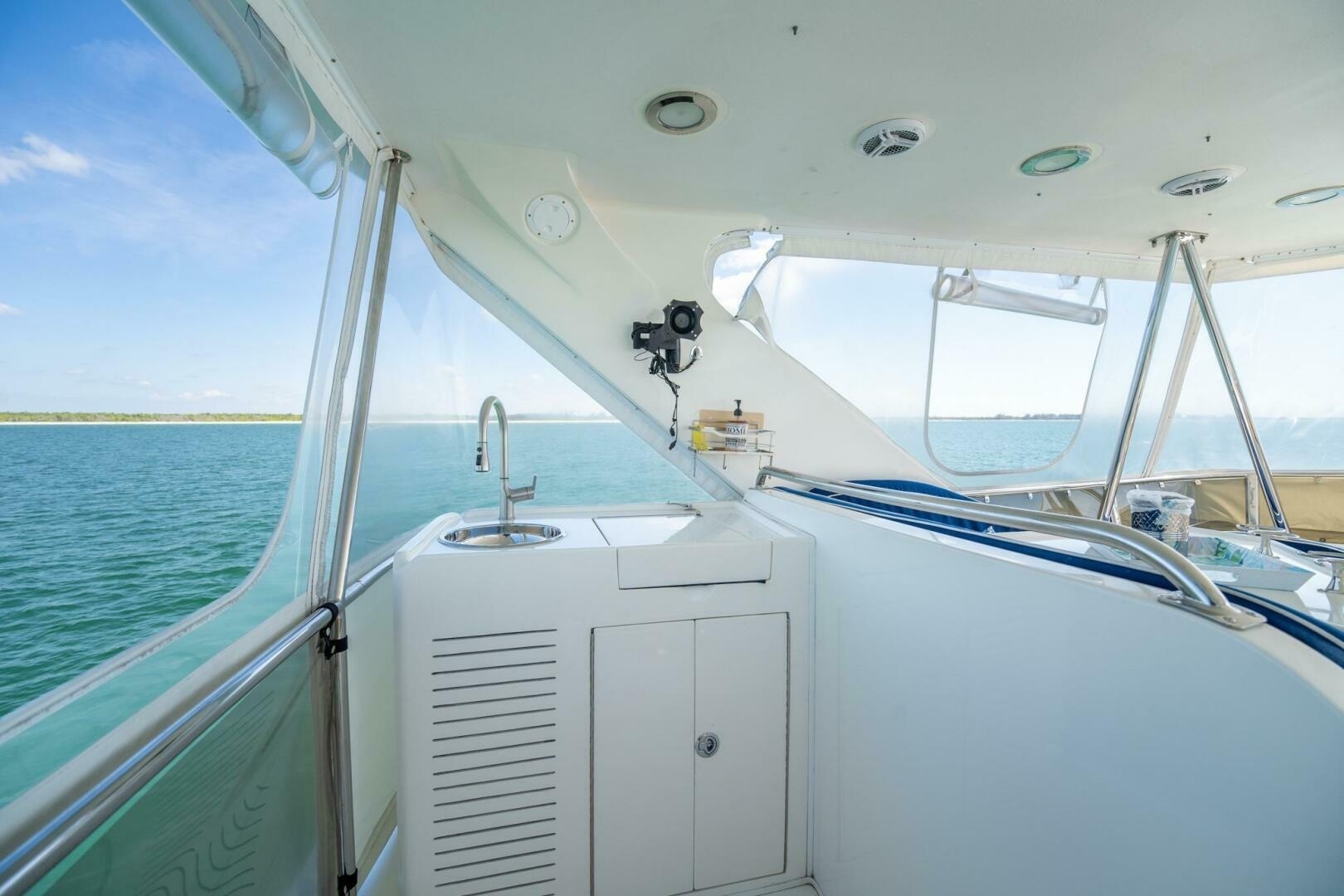 2007 Ocean Alexander 52 Sedan - Image 14