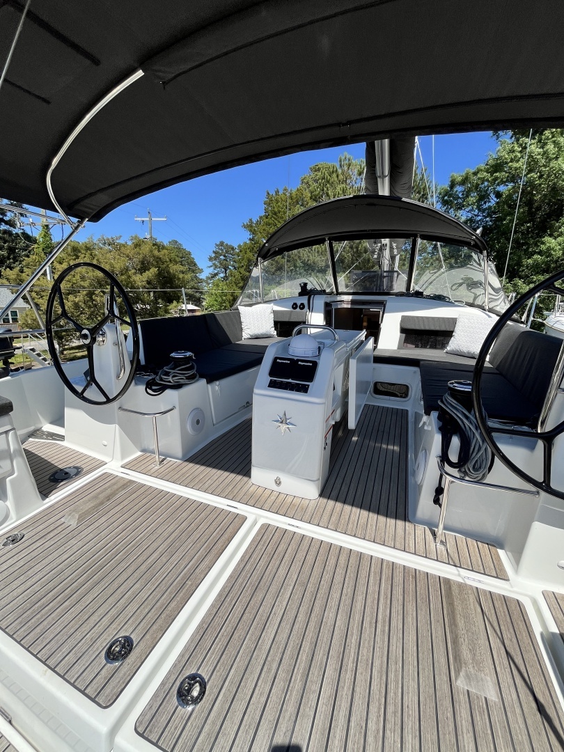 2025 Jeanneau Sun Odyssey 440 - Image 2