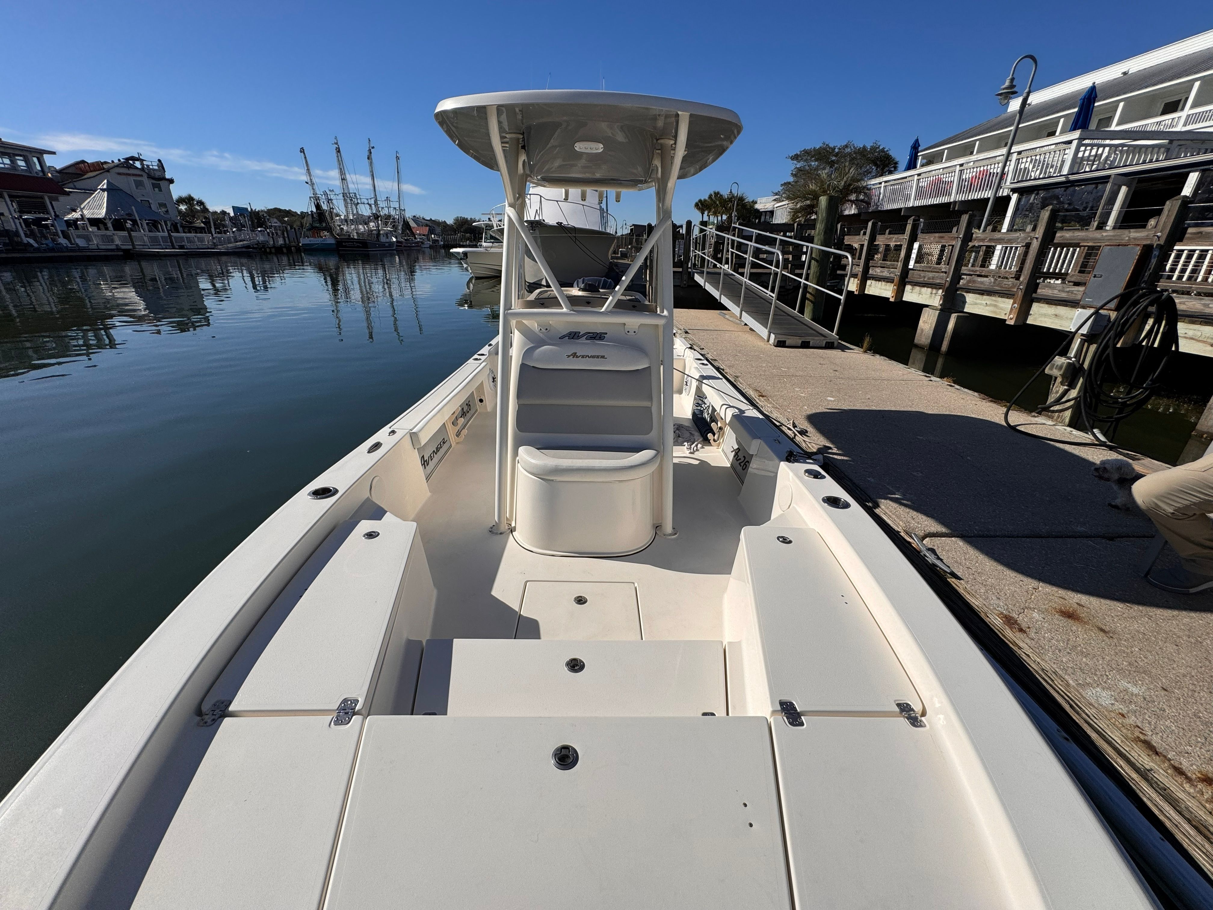 2018 Avenger AV26 - 14