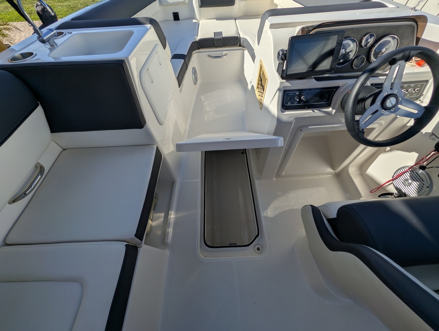2022 Bayliner DX2000 - Image 8