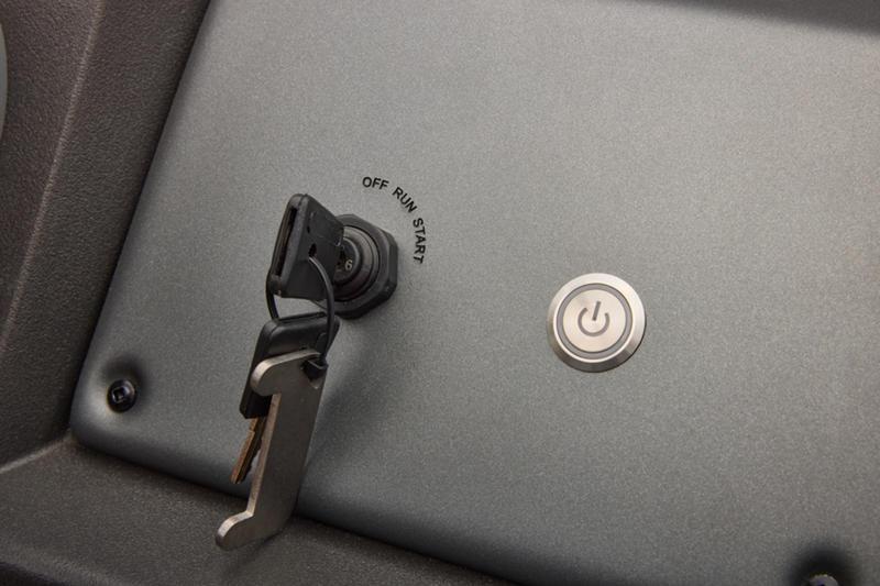 Ignition switch and power button on 2026 Sun Tracker Party Barge 22 DLX.