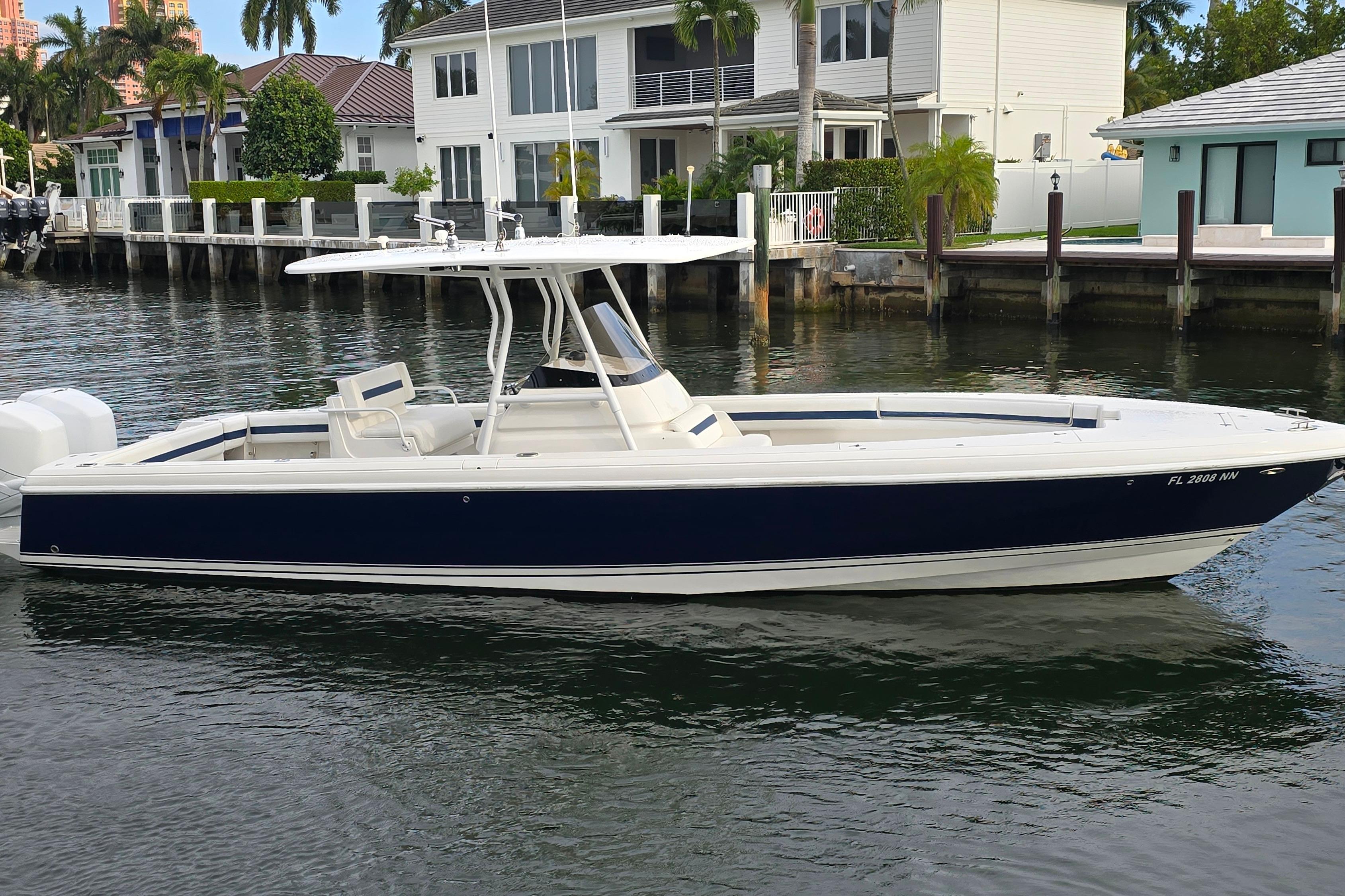 2007 Intrepid 323 Open