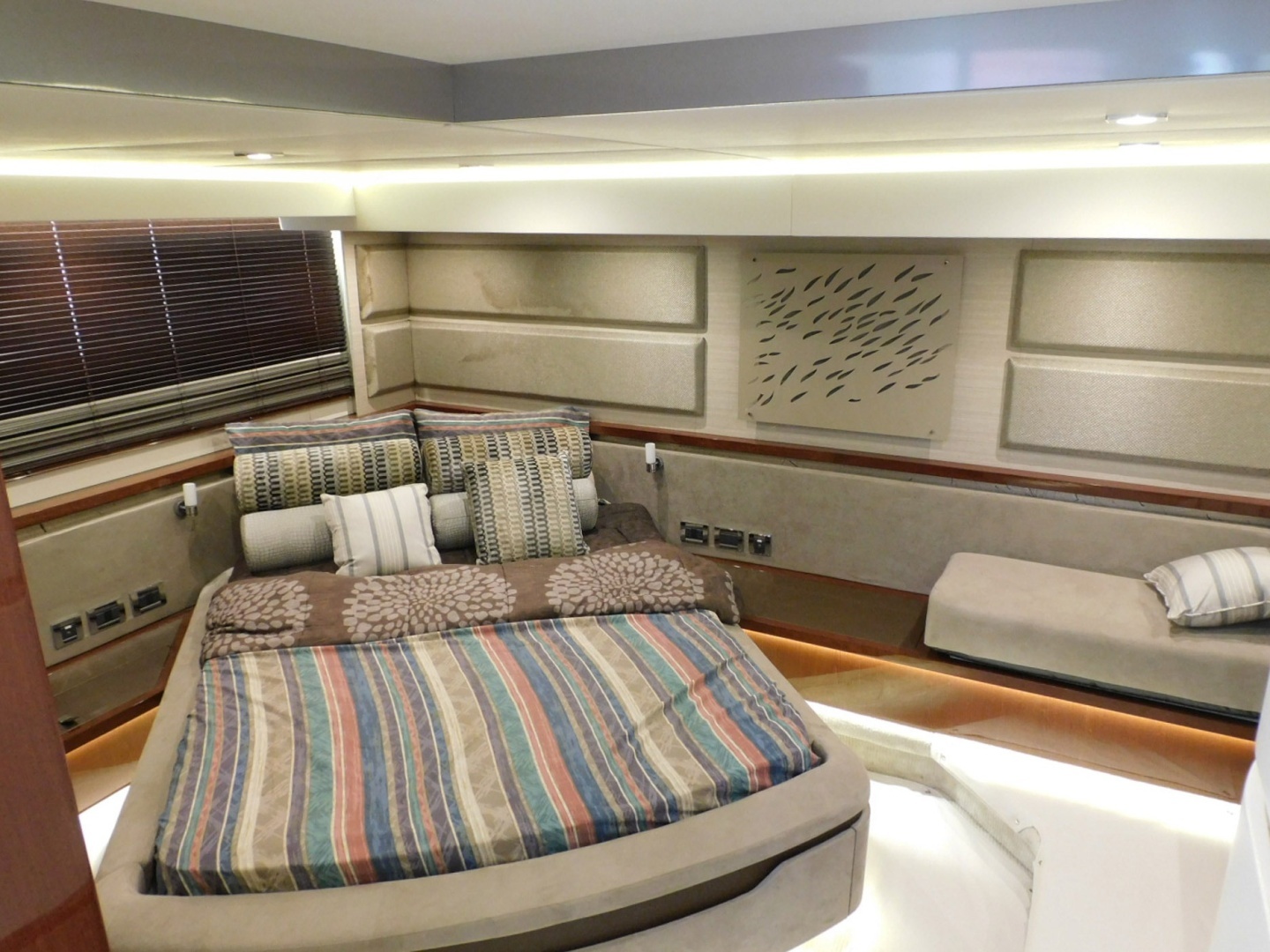 2019 Sea Ray 550L - Image 44
