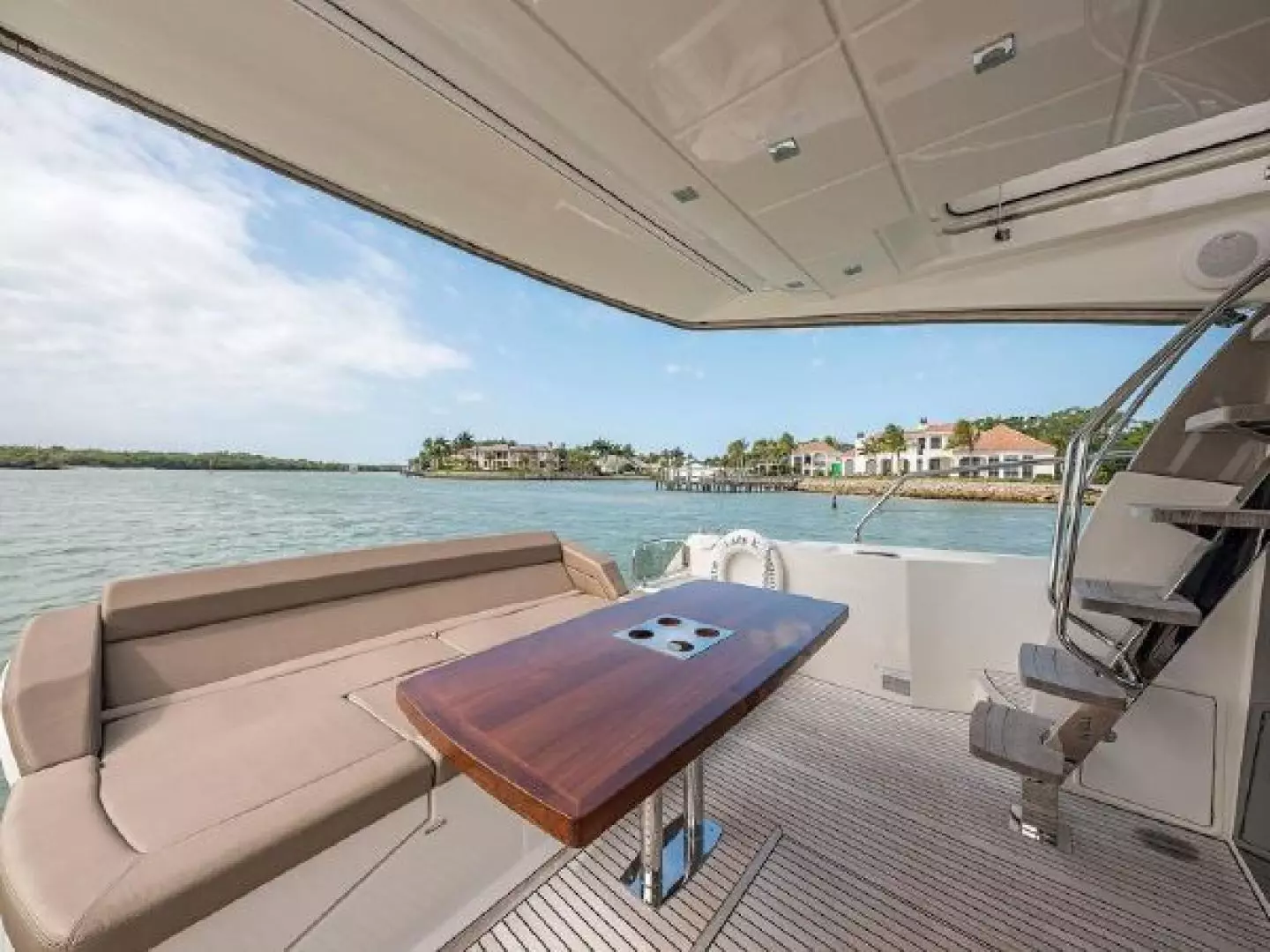 2015 Prestige 550 - Image 20