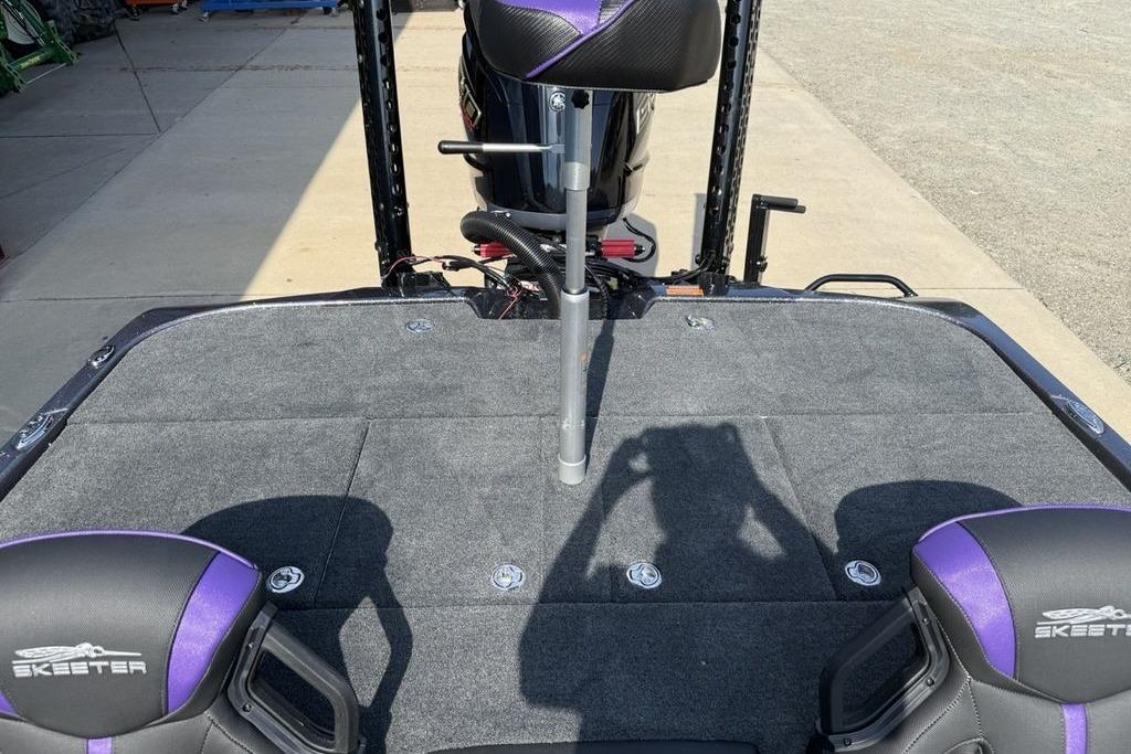 2026 Skeeter ZXE20 boat deck with seats and fishing pole holder.