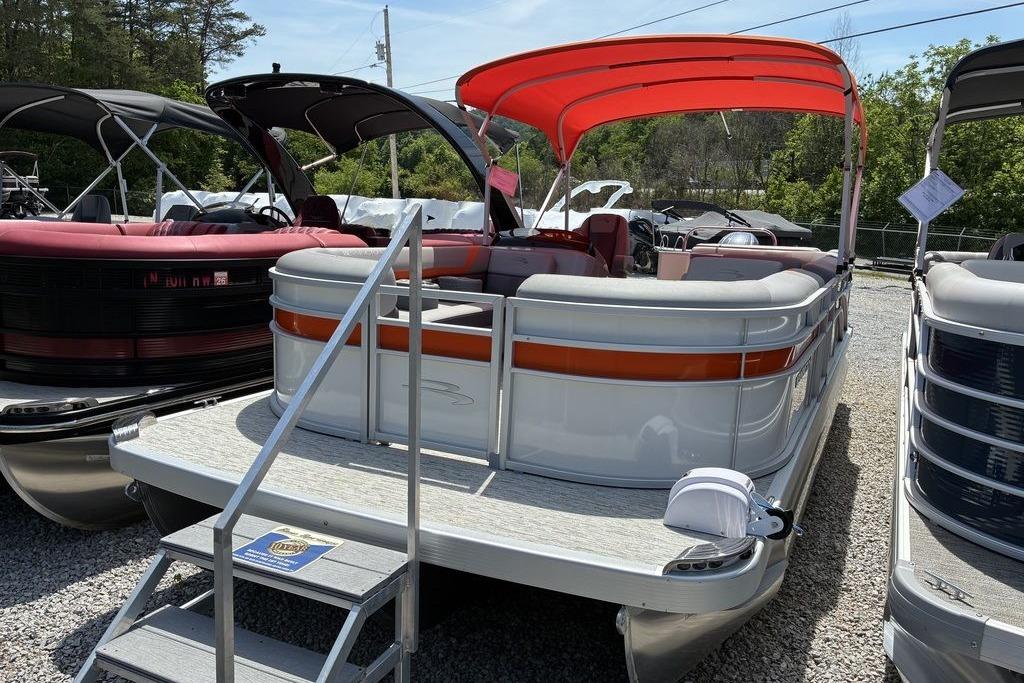 2025 Bennington SX L-Bench 22 SXL