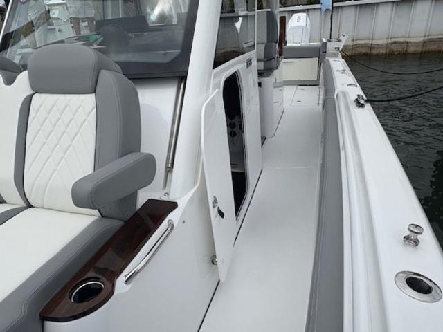 2025 Everglades 375 Center Console - 13